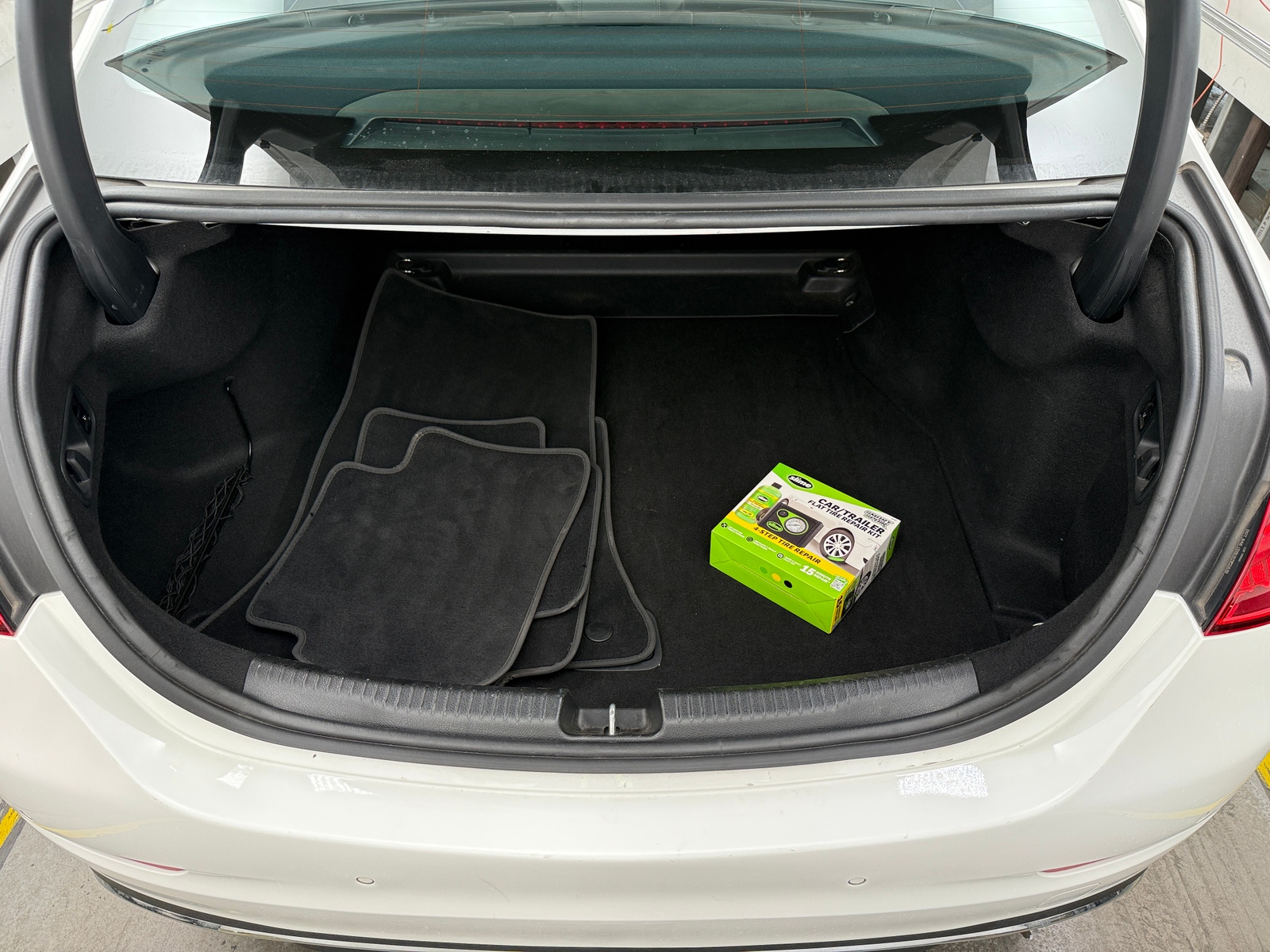 Thumbnail: 2024 Mercedes-Benz C-Class - 6