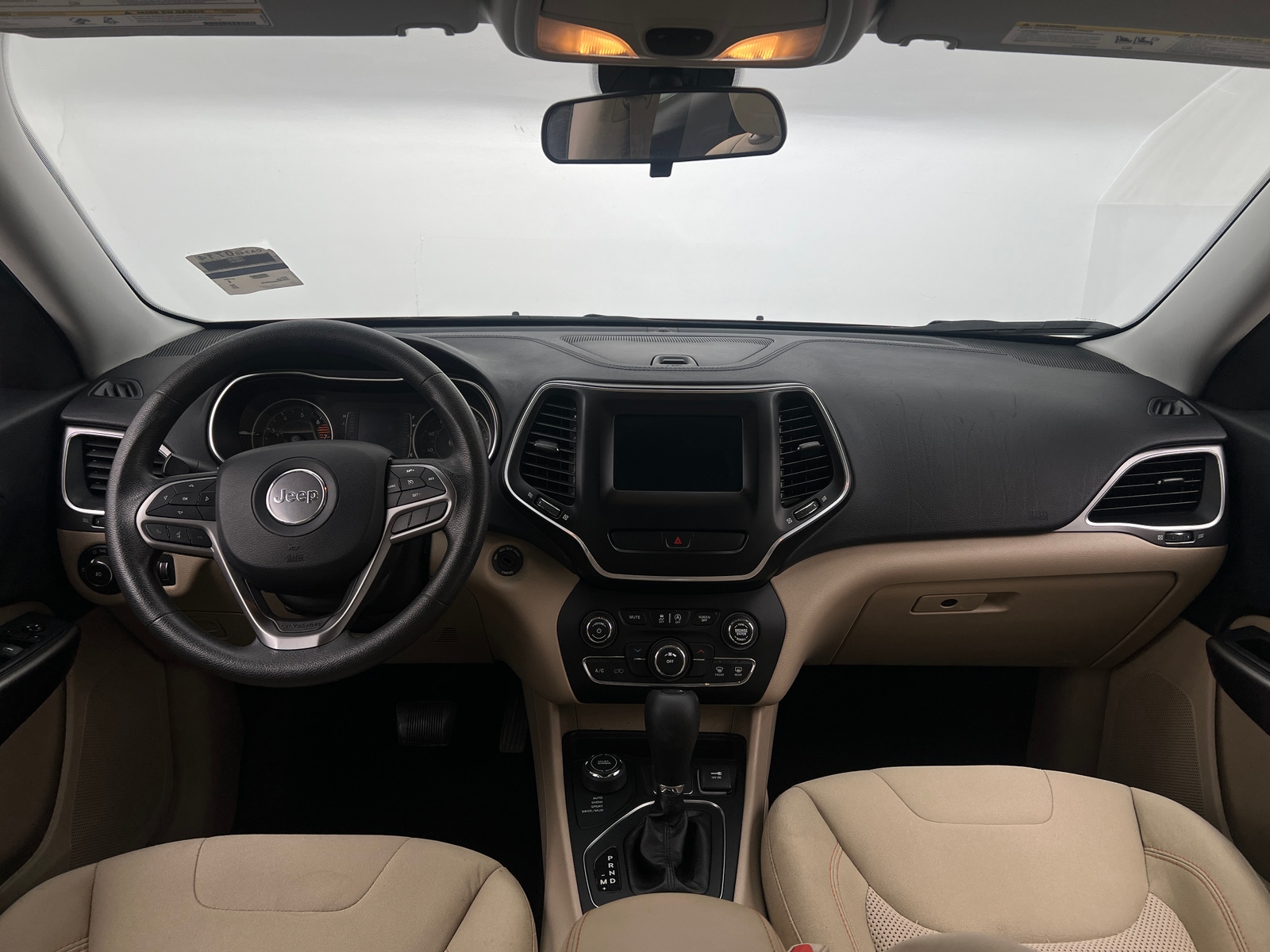 Thumbnail: 2019 Jeep Cherokee - 3