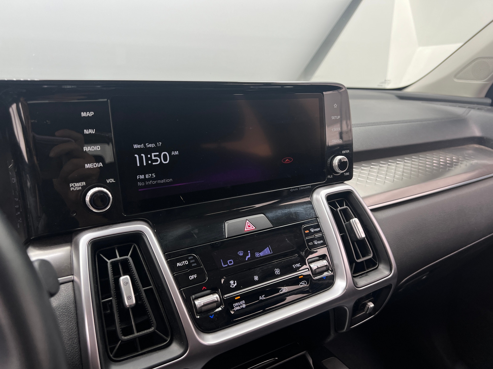 Thumbnail: 2023 Kia Sorento - 3