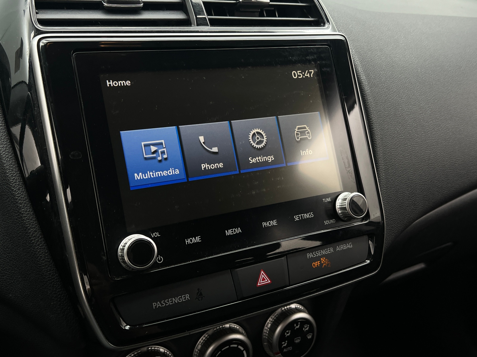 Thumbnail: 2024 Mitsubishi Outlander Sport - 3
