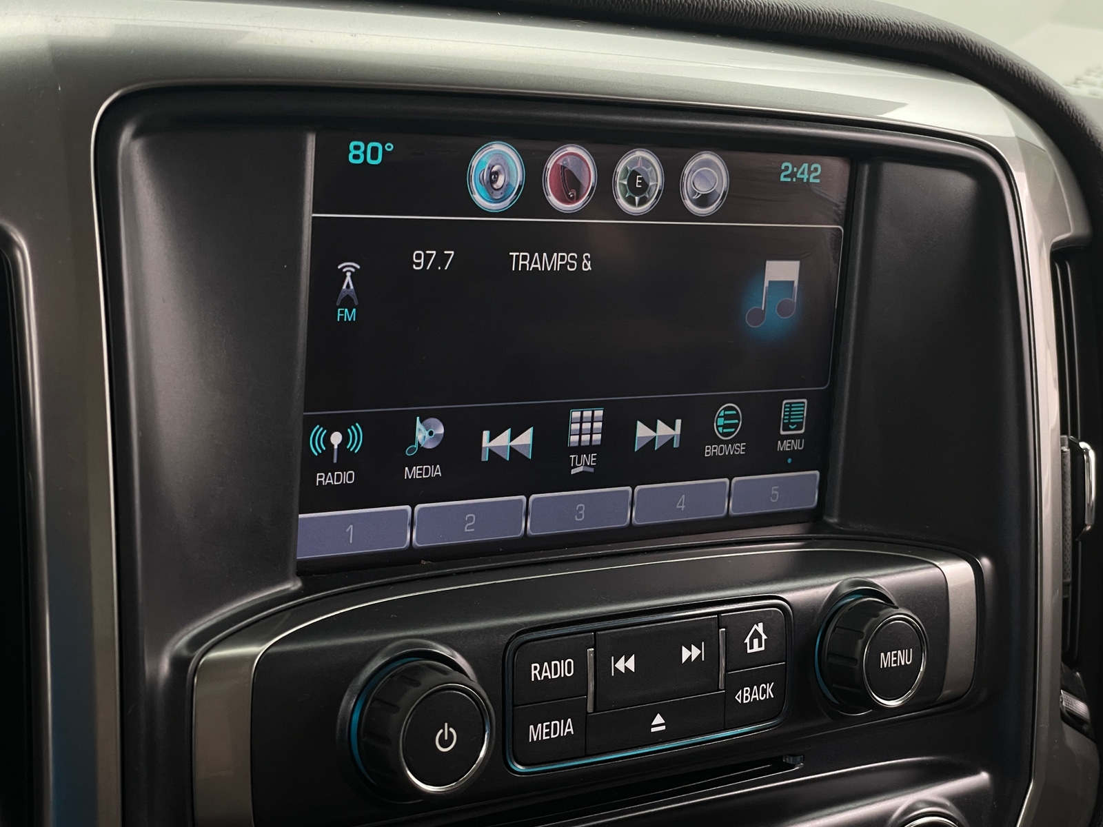 Thumbnail: 2016 Chevrolet Silverado 1500 - 4