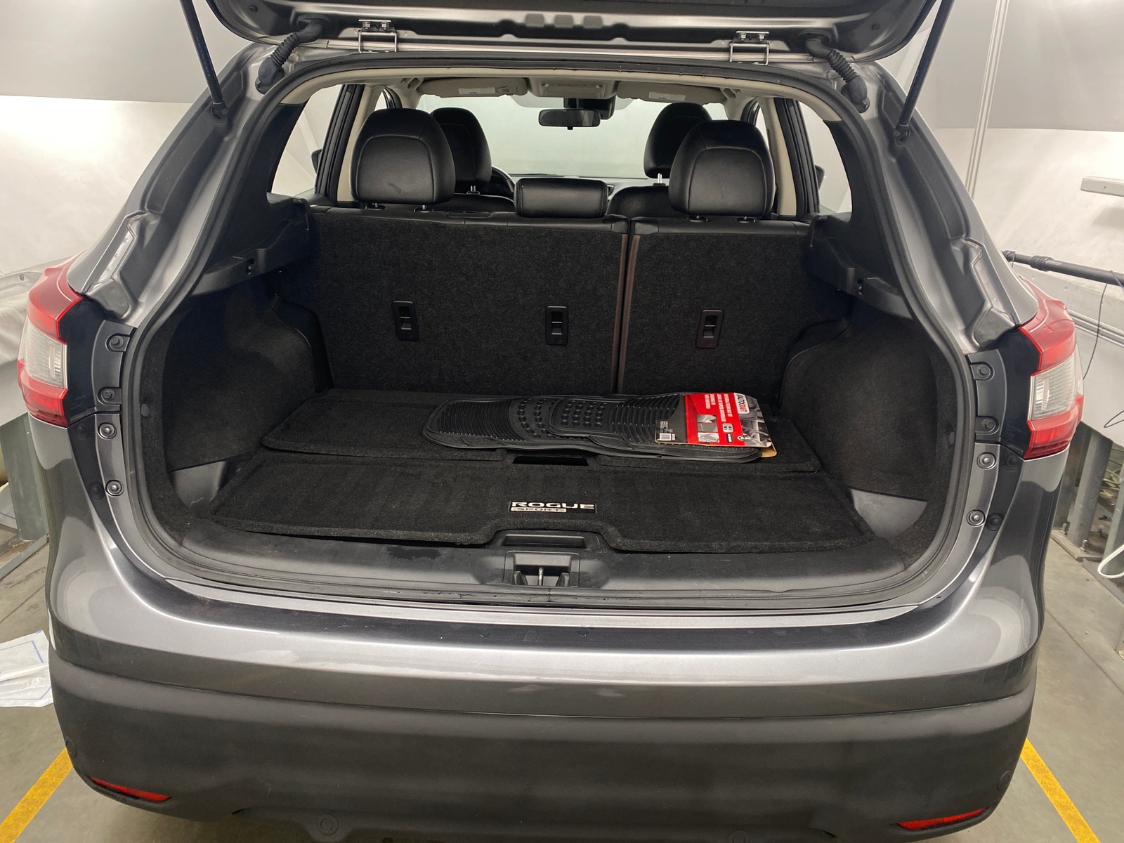 Thumbnail: 2020 Nissan Rogue Sport - 6