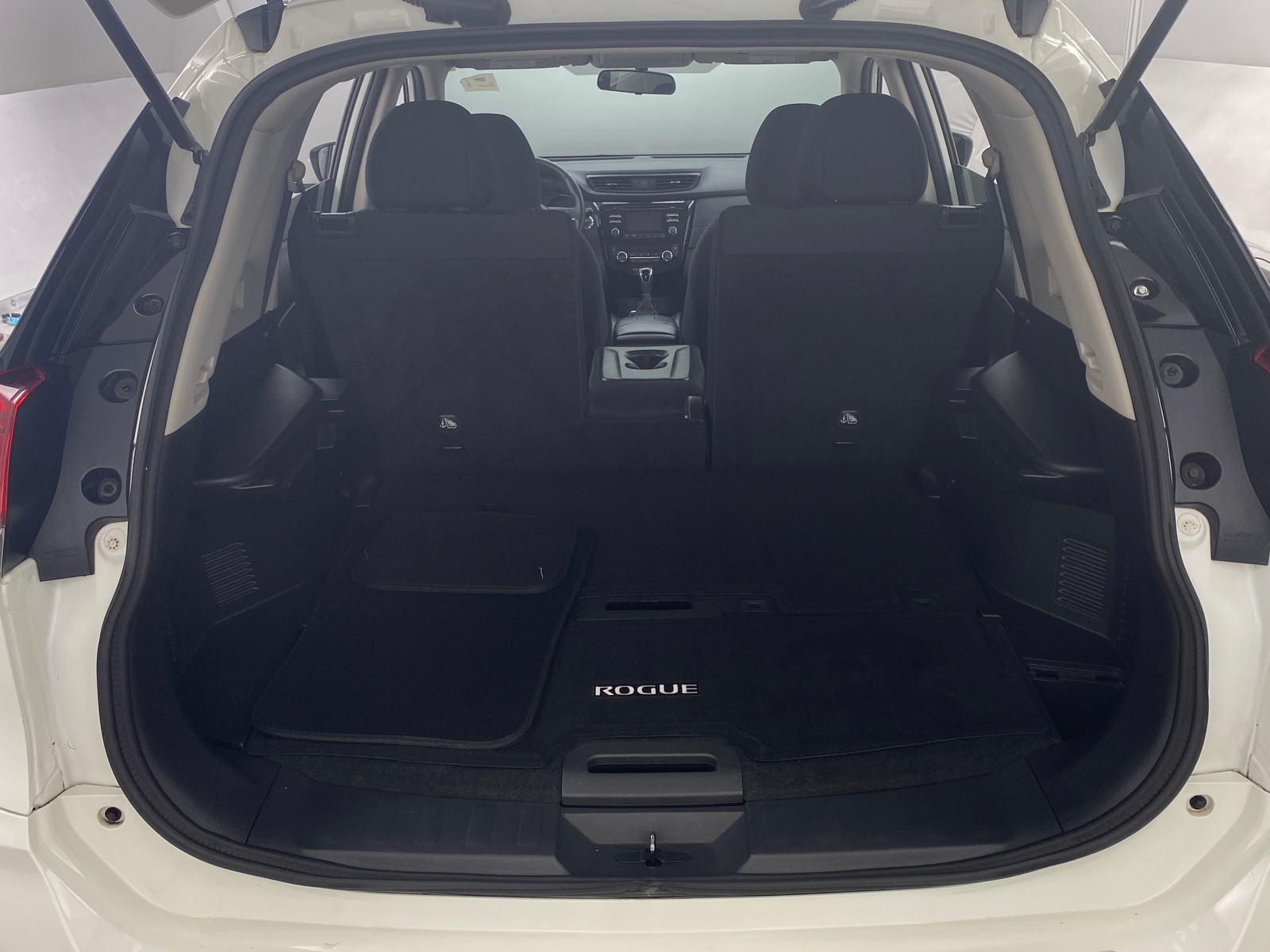 Thumbnail: 2017 Nissan Rogue - 7