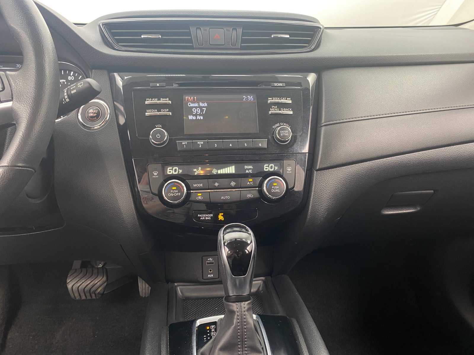 Thumbnail: 2017 Nissan Rogue - 4