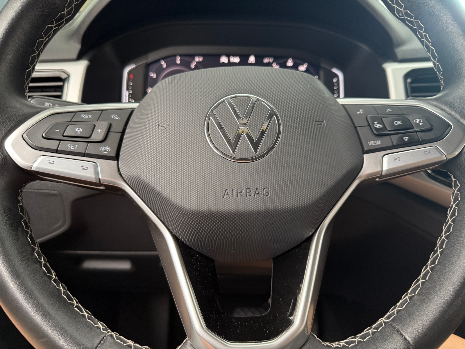 Thumbnail: 2023 Volkswagen Atlas - 4