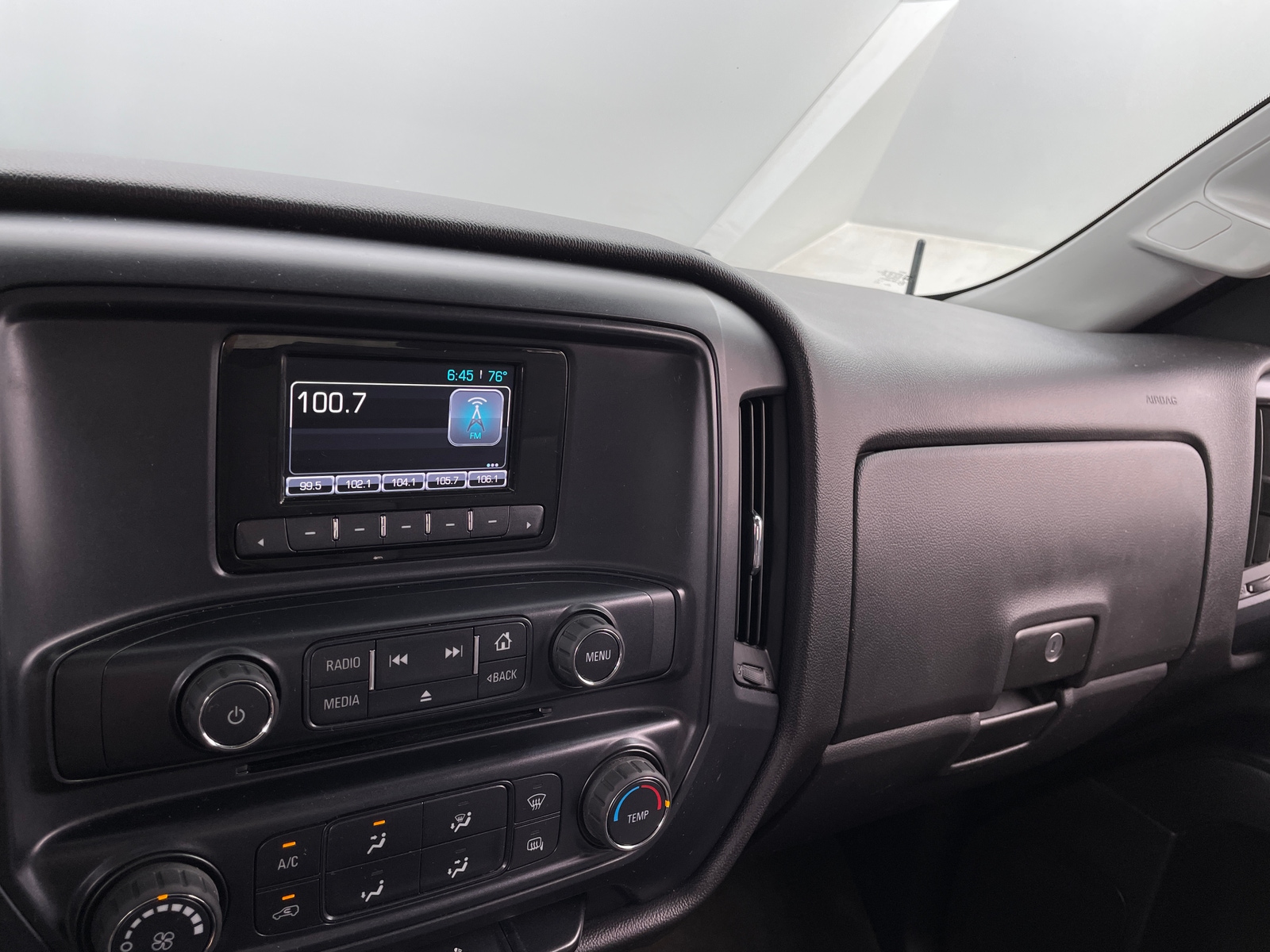 Thumbnail: 2015 Chevrolet Silverado 1500 - 4