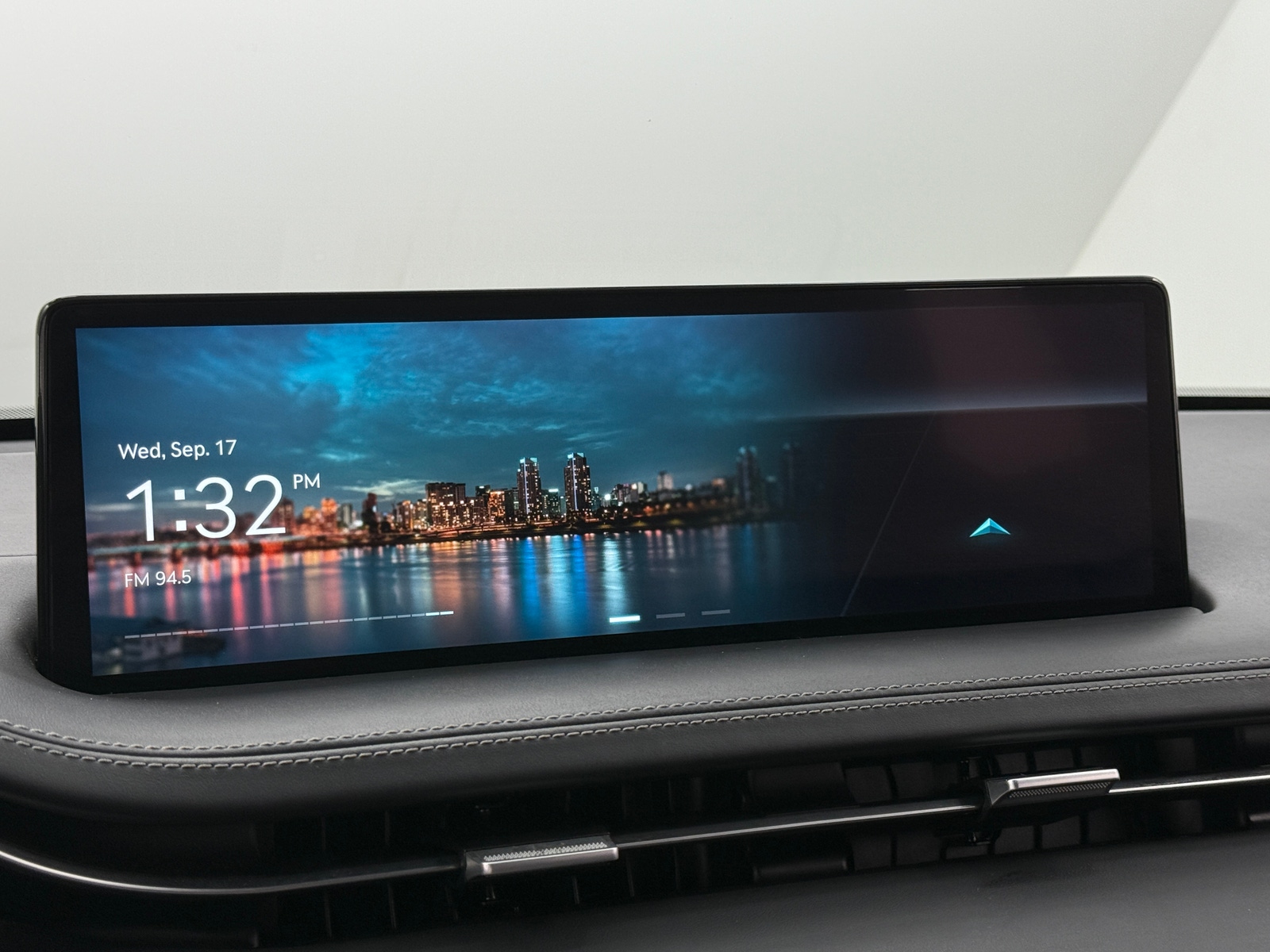 Thumbnail: 2022 Genesis GV70 - 3