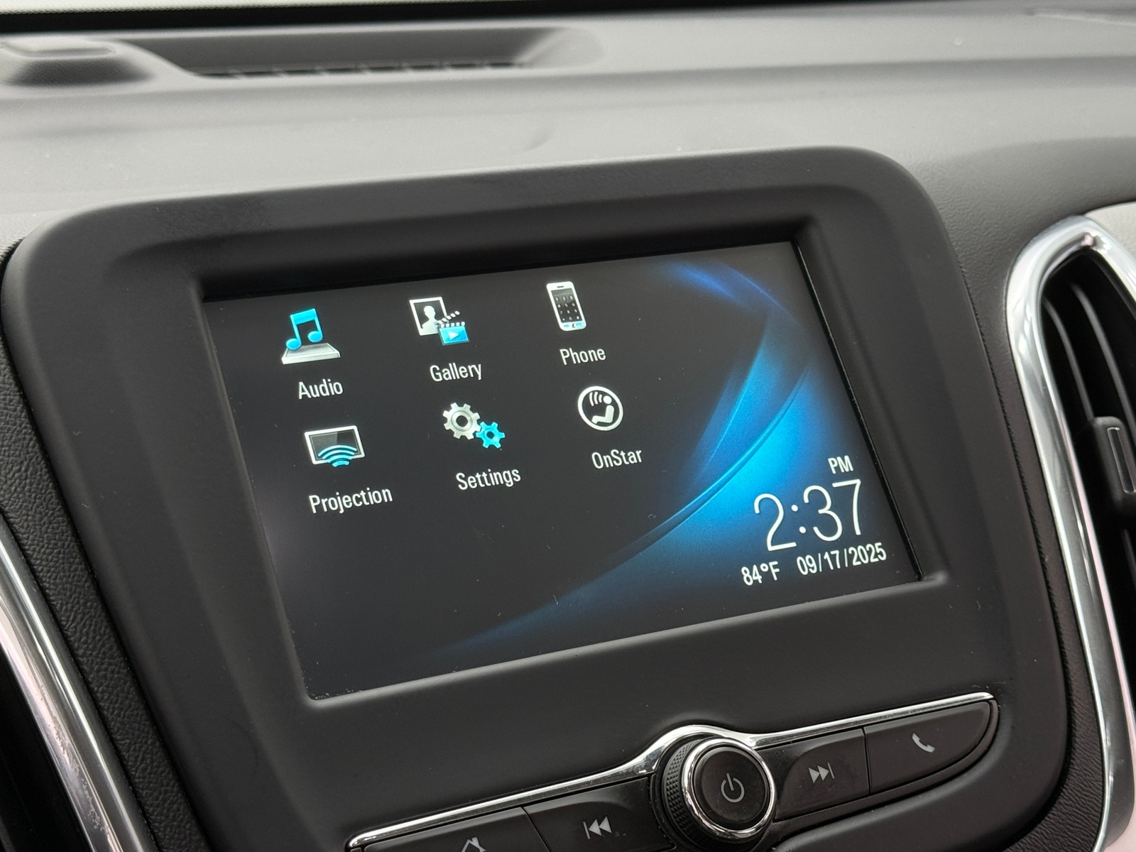 Thumbnail: 2018 Chevrolet Equinox - 4