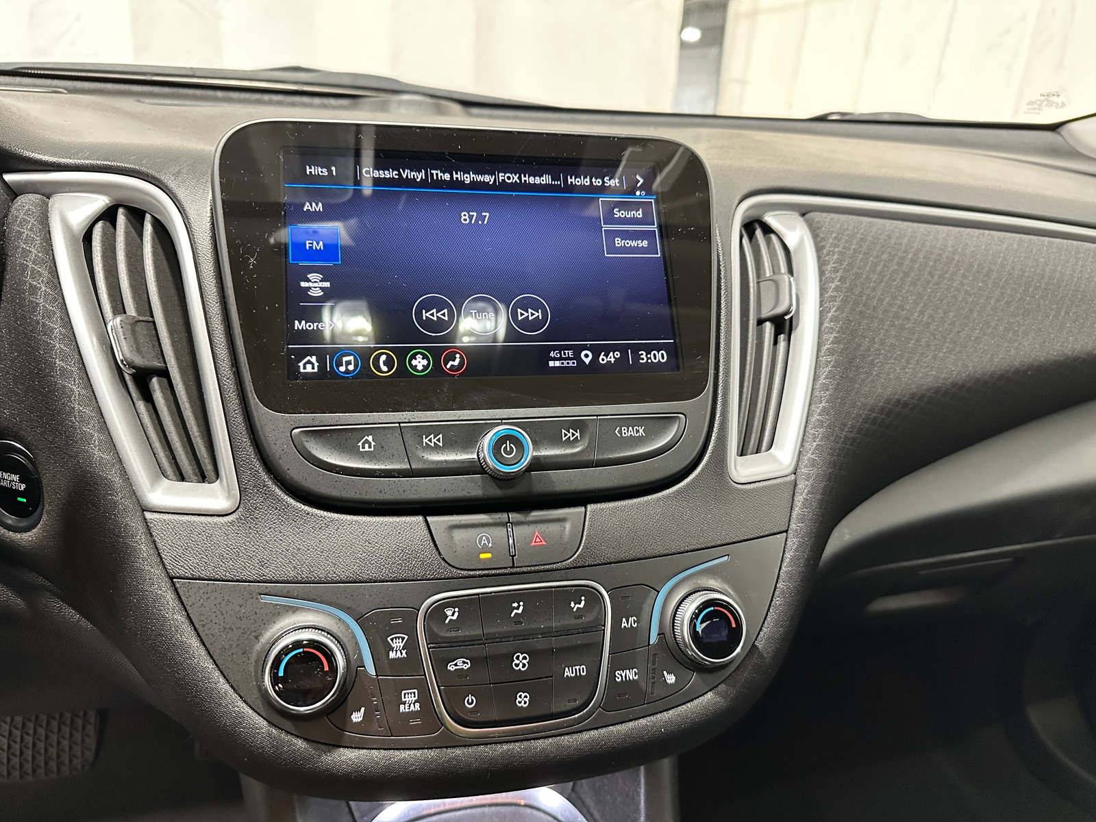 Thumbnail: 2024 Chevrolet Malibu - 4