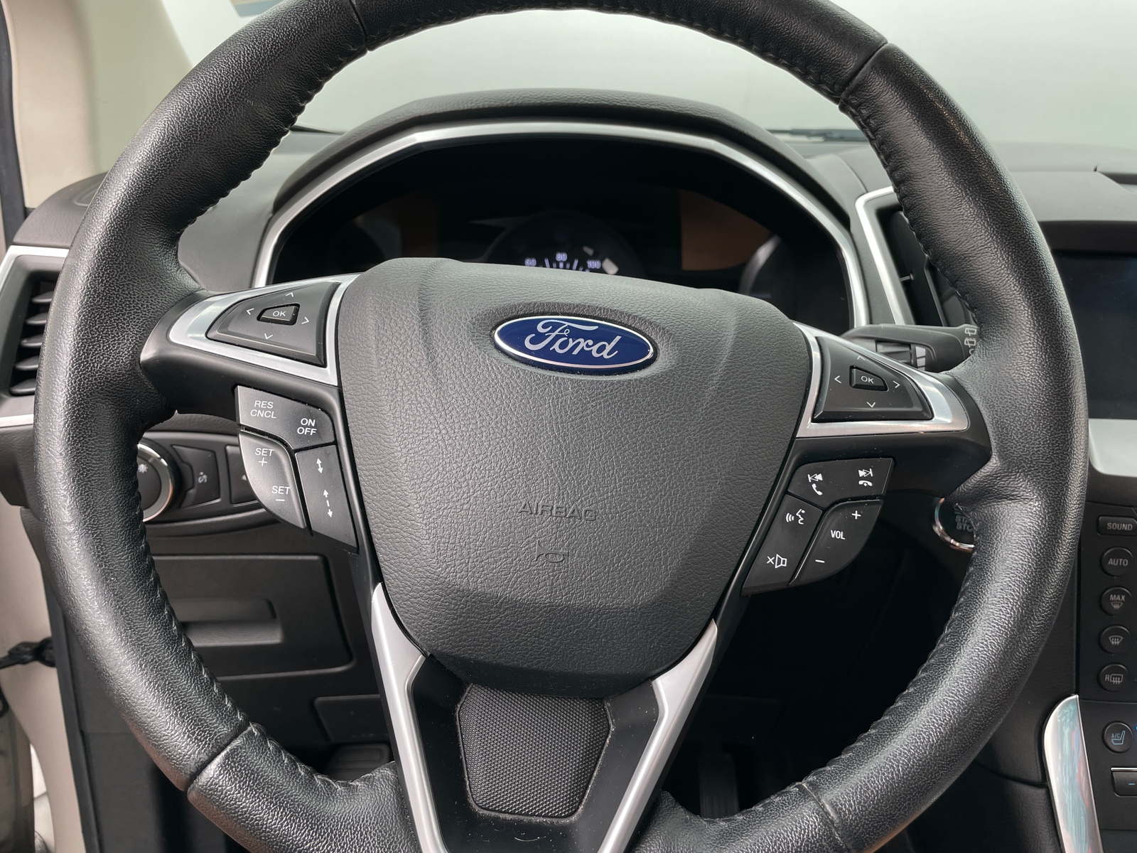 Thumbnail: 2017 Ford Edge - 4