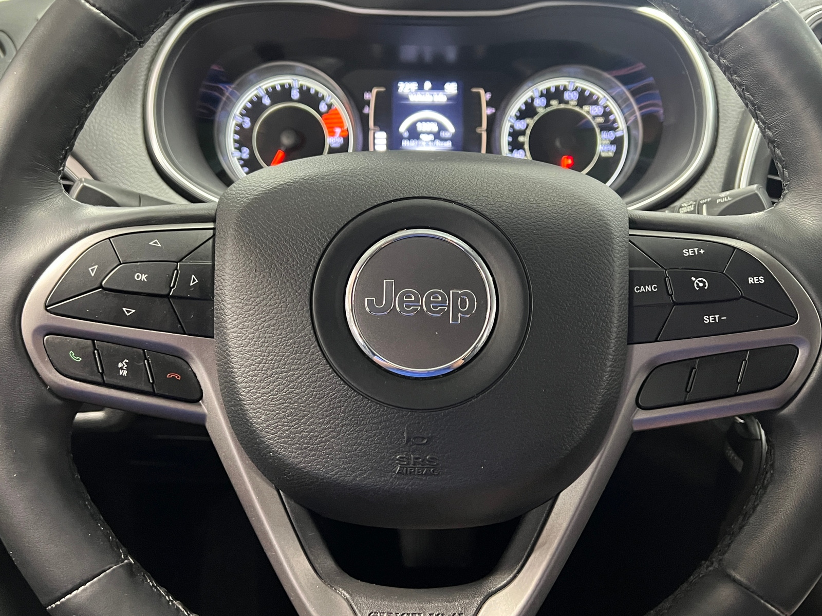 Thumbnail: 2019 Jeep Cherokee - 5