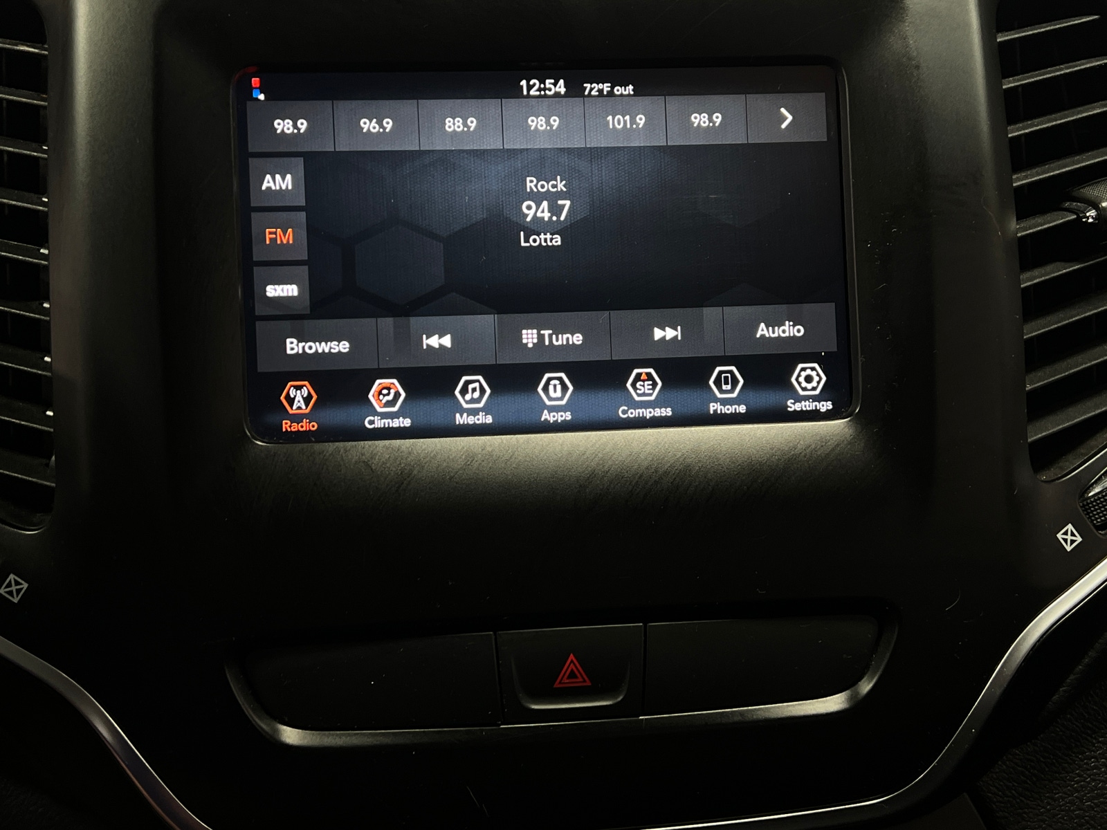 Thumbnail: 2019 Jeep Cherokee - 4