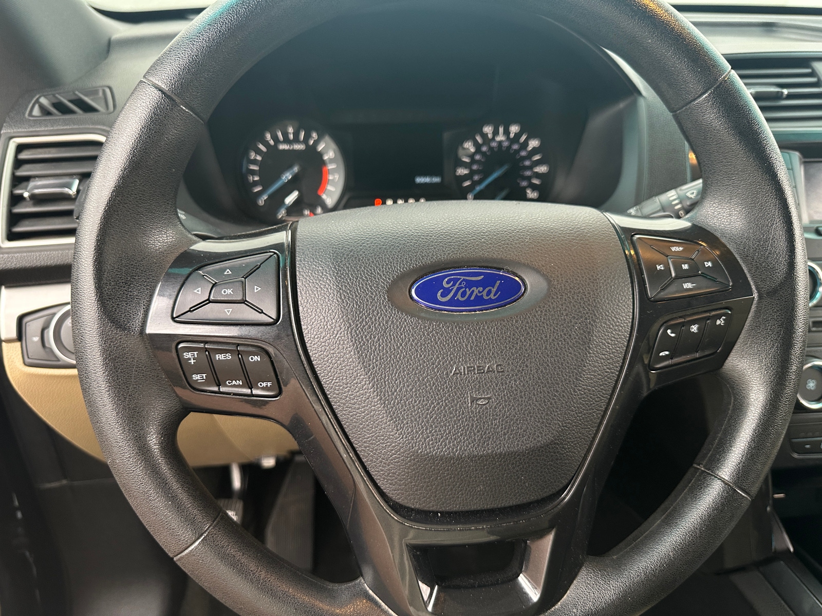 Thumbnail: 2017 Ford Explorer - 5