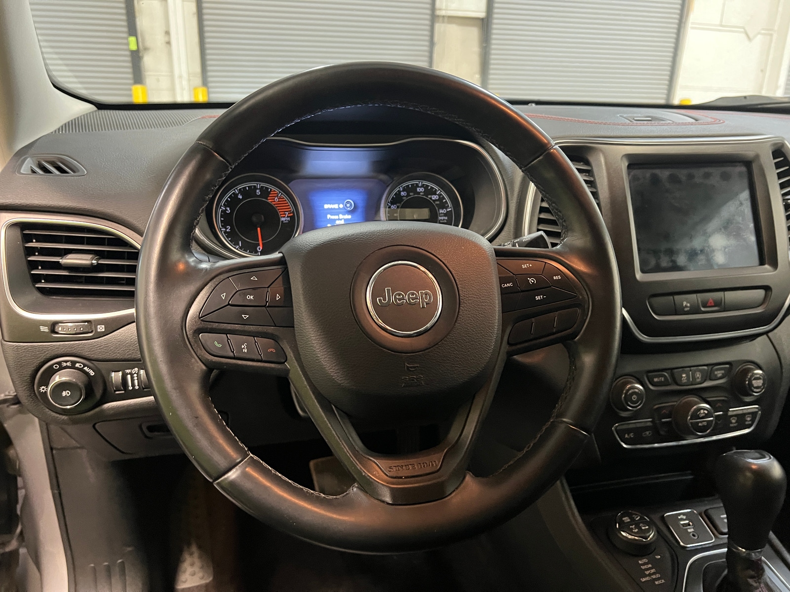 Thumbnail: 2019 Jeep Cherokee - 5