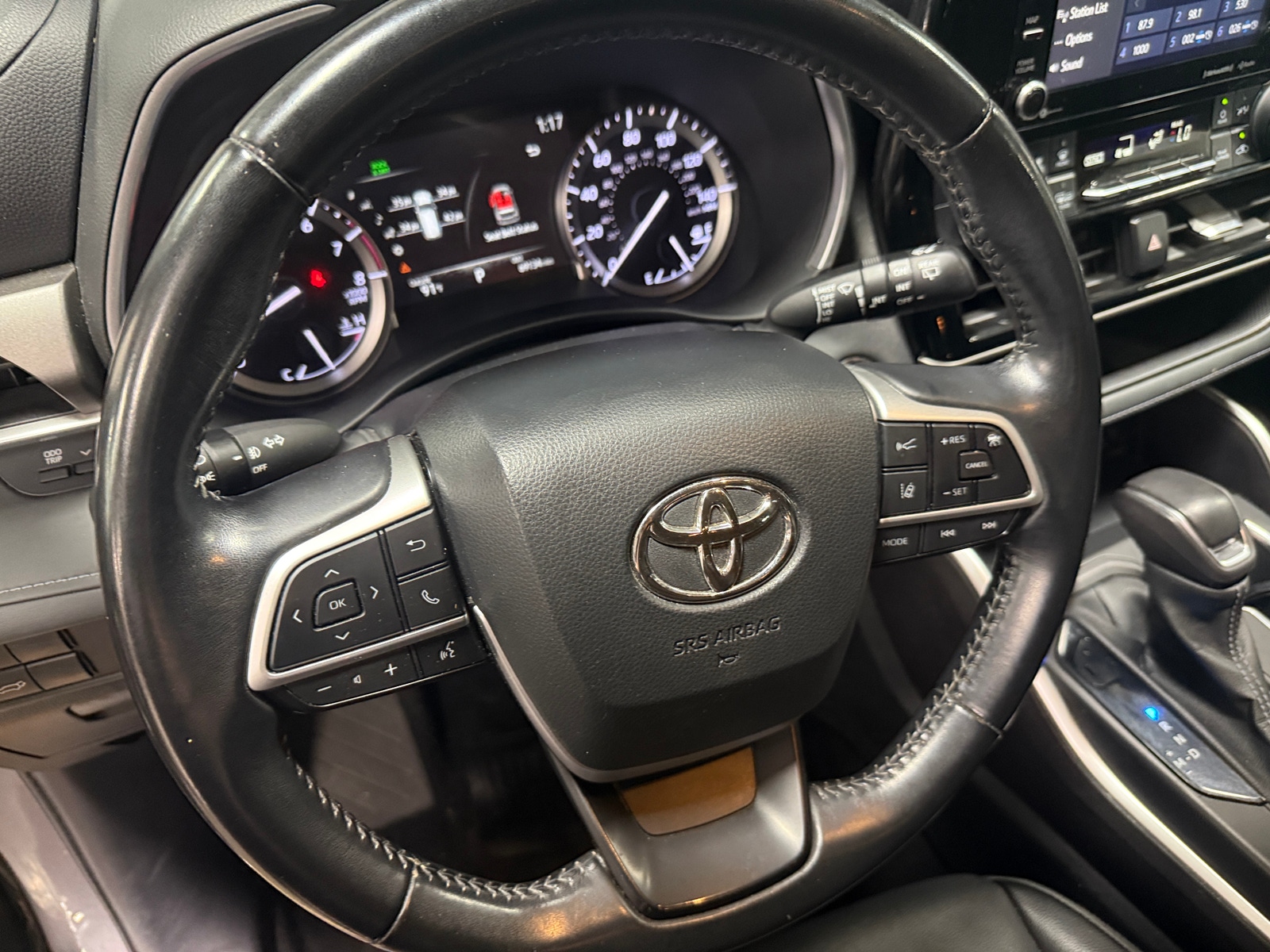 Thumbnail: 2022 Toyota Highlander - 4