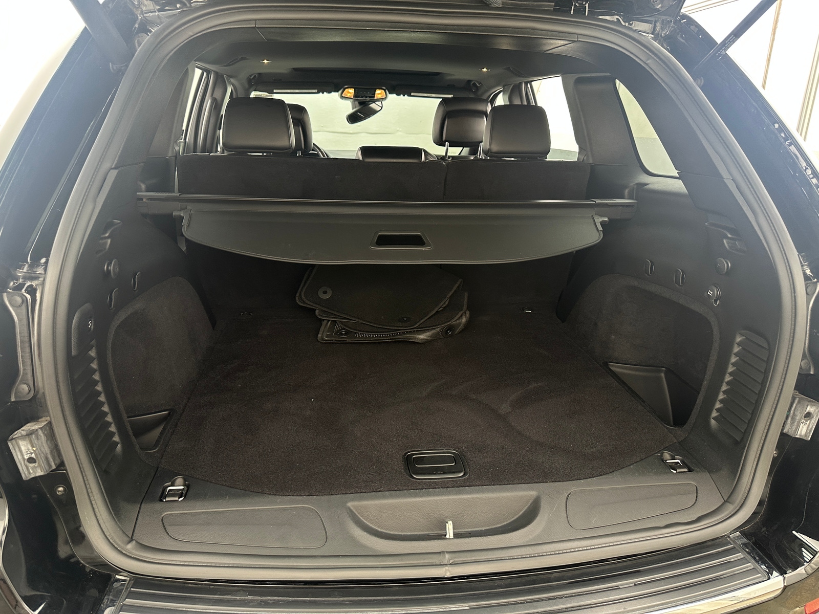 Thumbnail: 2020 Jeep Grand Cherokee - 6
