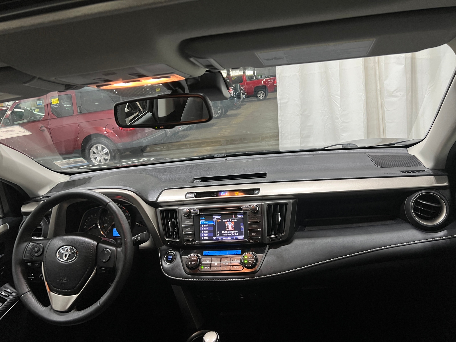 Thumbnail: 2015 Toyota RAV4 - 3