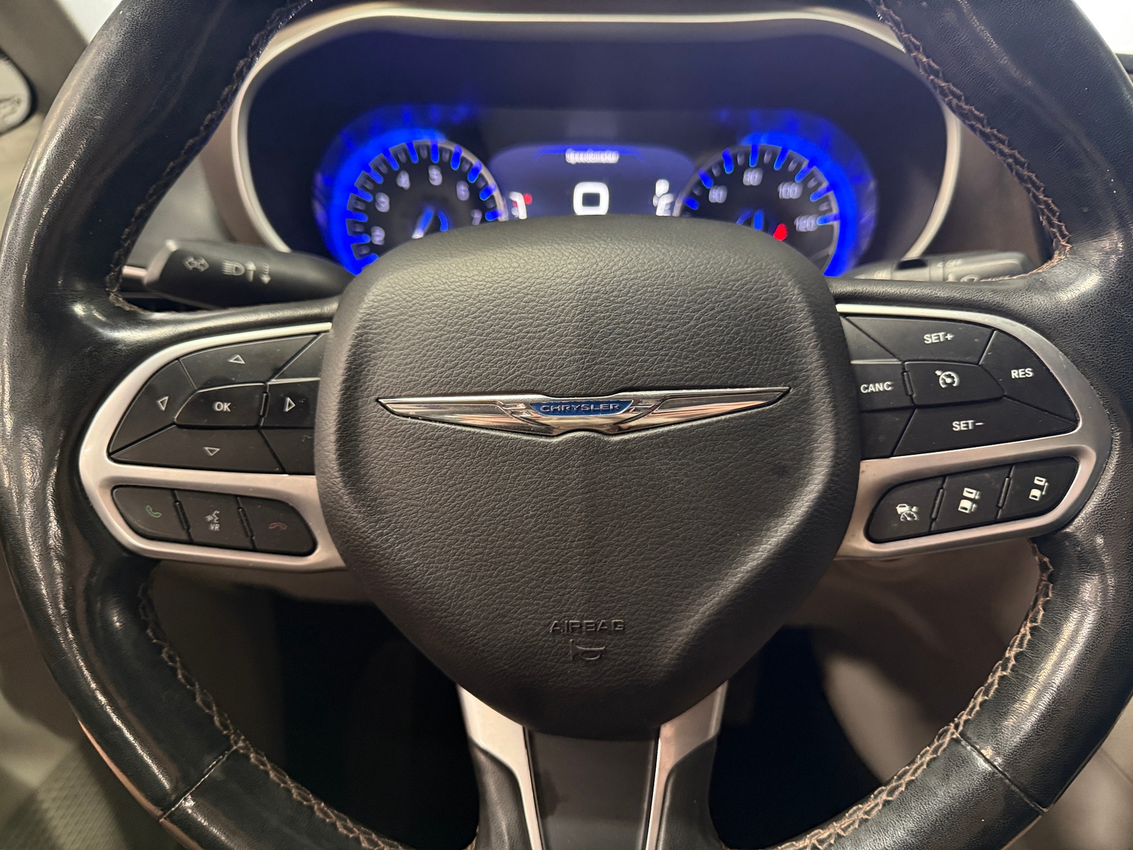 Thumbnail: 2019 Chrysler Pacifica - 4