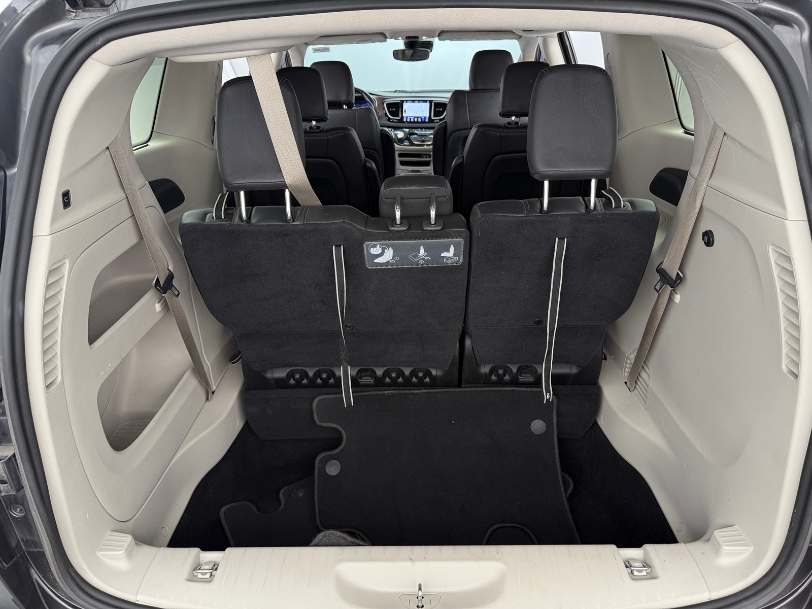Thumbnail: 2019 Chrysler Pacifica - 6