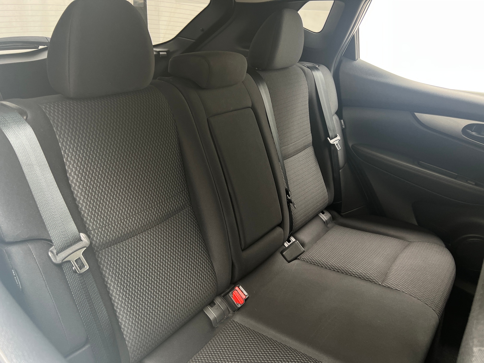 Thumbnail: 2021 Nissan Rogue Sport - 6