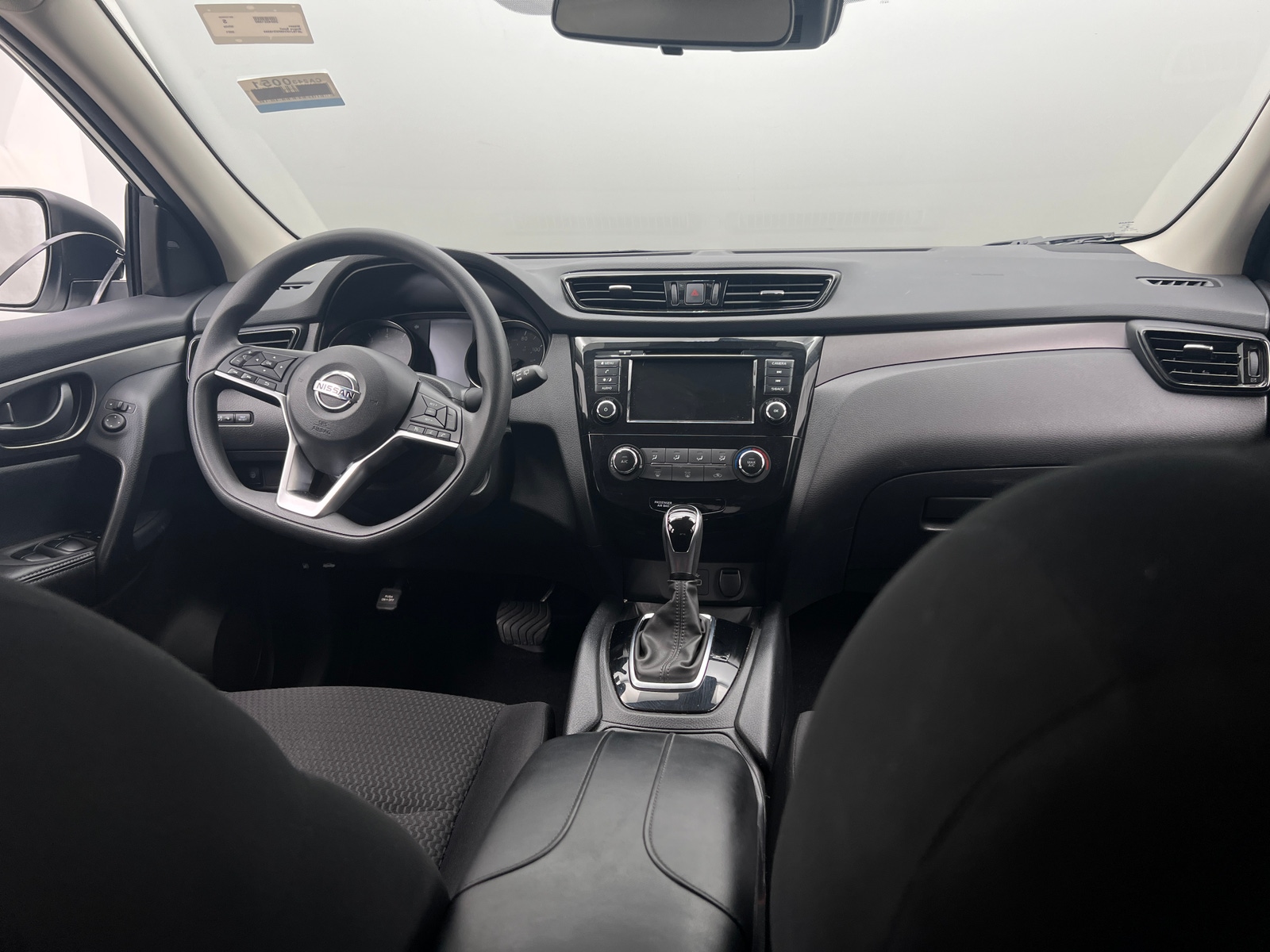 Thumbnail: 2021 Nissan Rogue Sport - 3