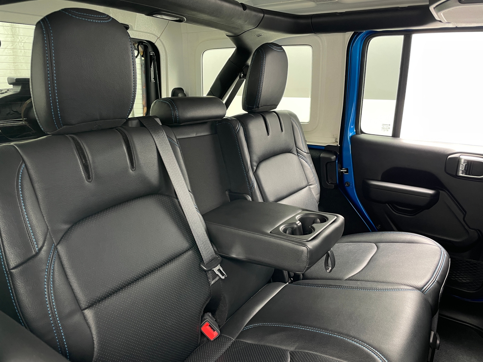 Thumbnail: 2022 Jeep Wrangler - 6