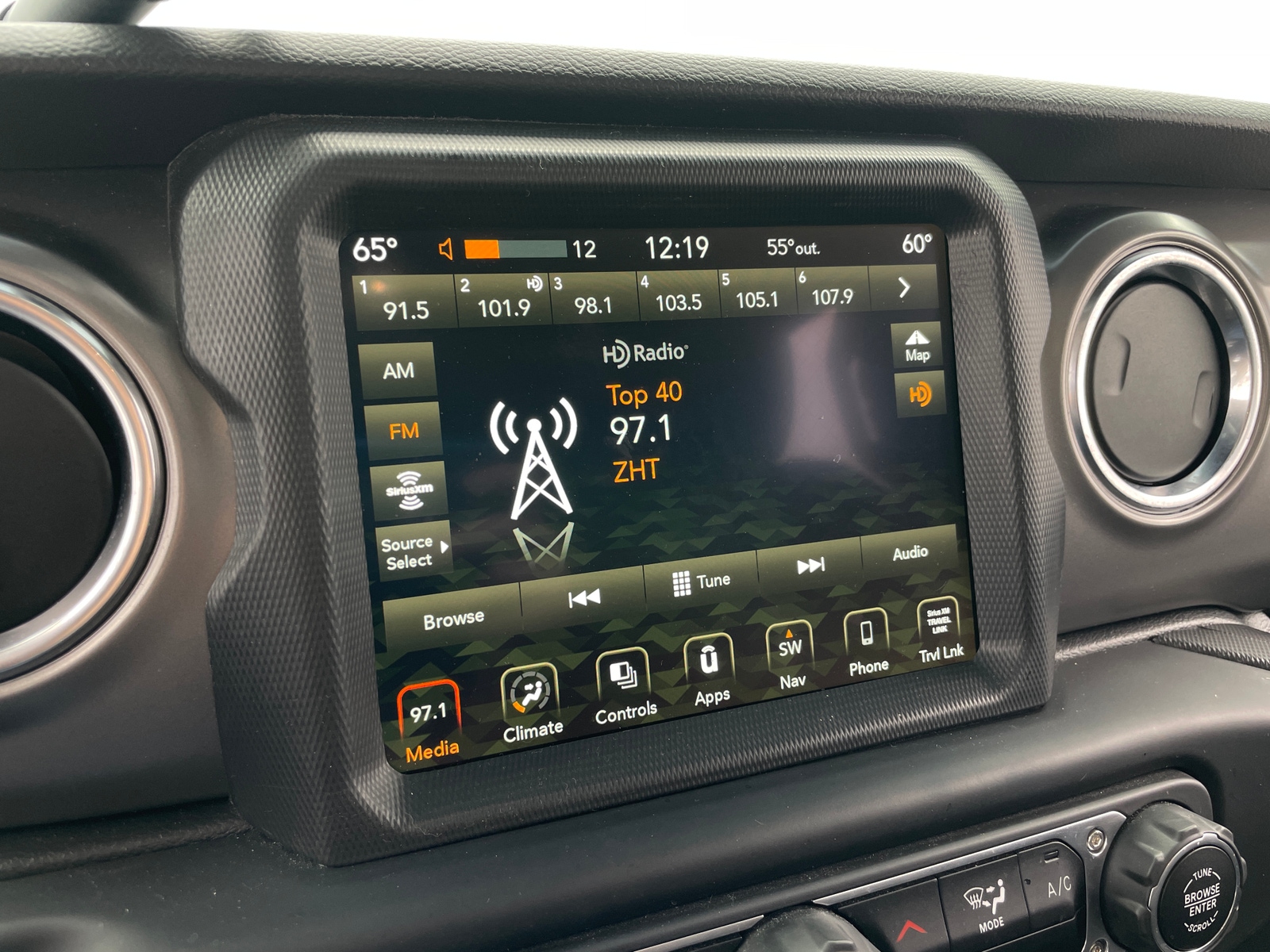 Thumbnail: 2022 Jeep Wrangler - 4
