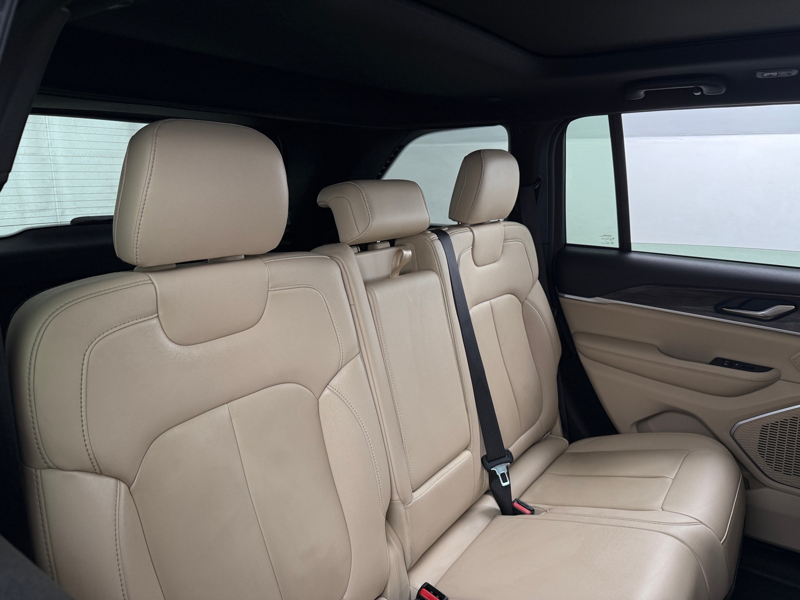 Thumbnail: 2022 Jeep Grand Cherokee - 5