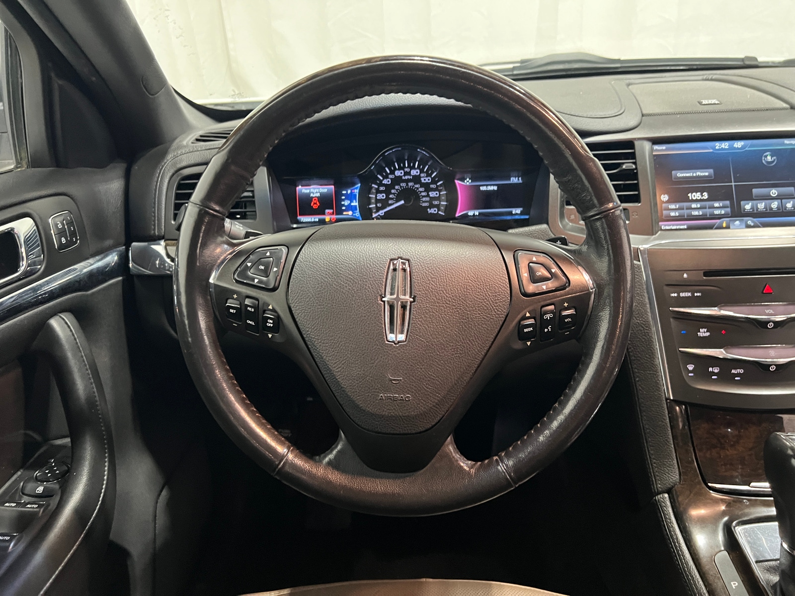 Thumbnail: 2014 Lincoln MKS - 4