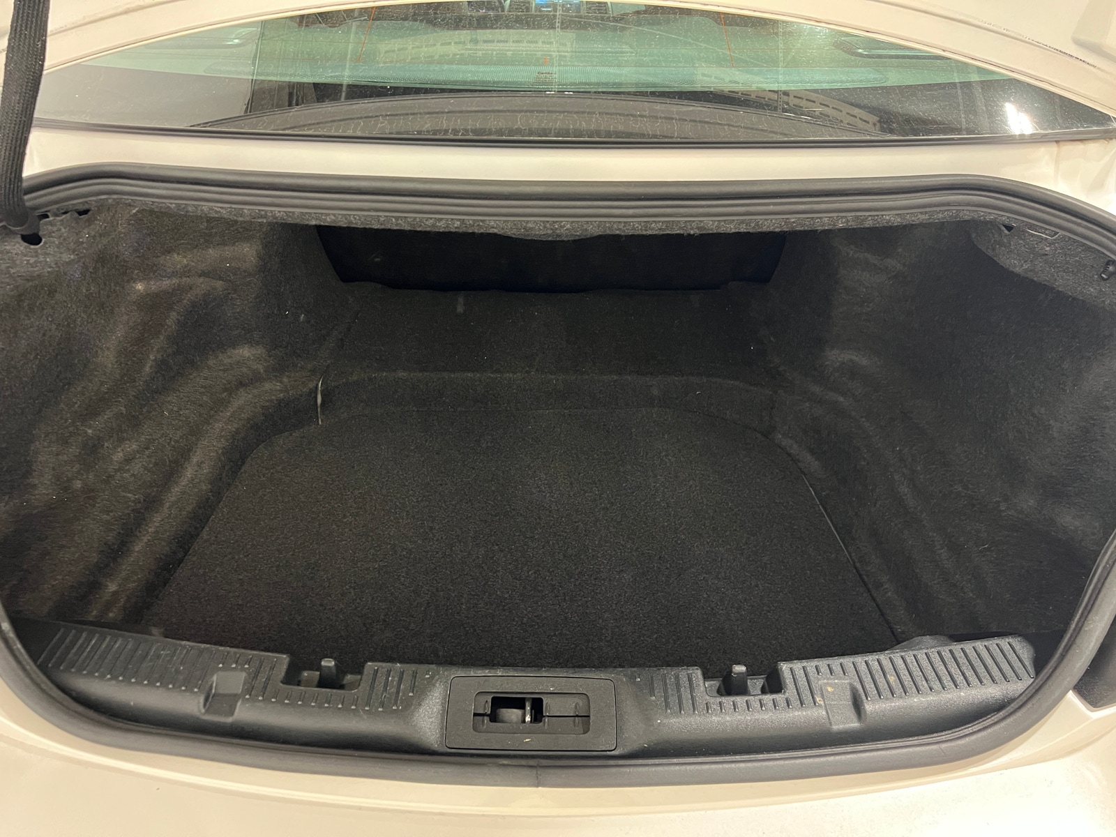 Thumbnail: 2014 Lincoln MKS - 6