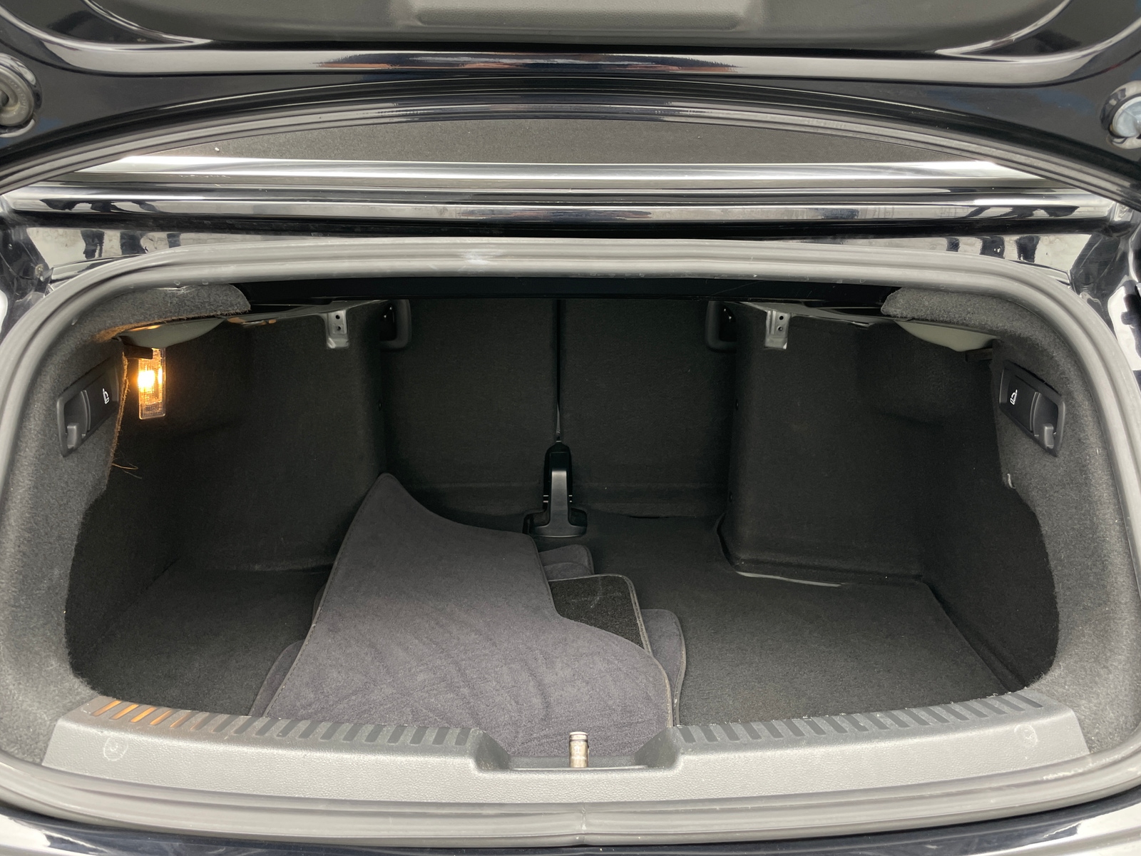 Thumbnail: 2017 Volkswagen Beetle - 7