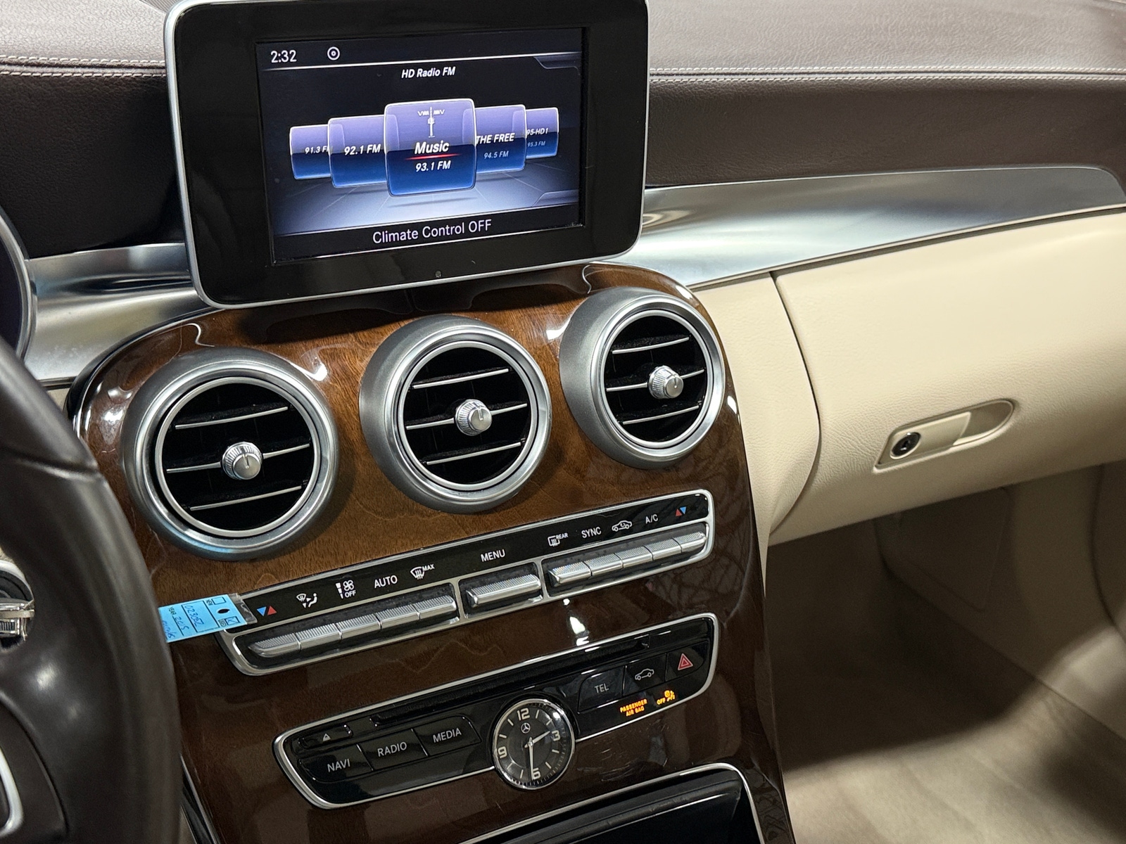 Thumbnail: 2015 Mercedes-Benz C-Class - 3