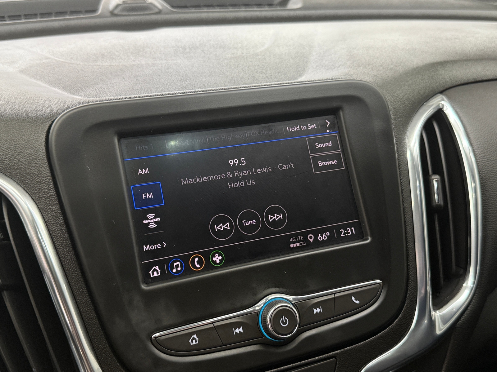 Thumbnail: 2023 Chevrolet Equinox - 4