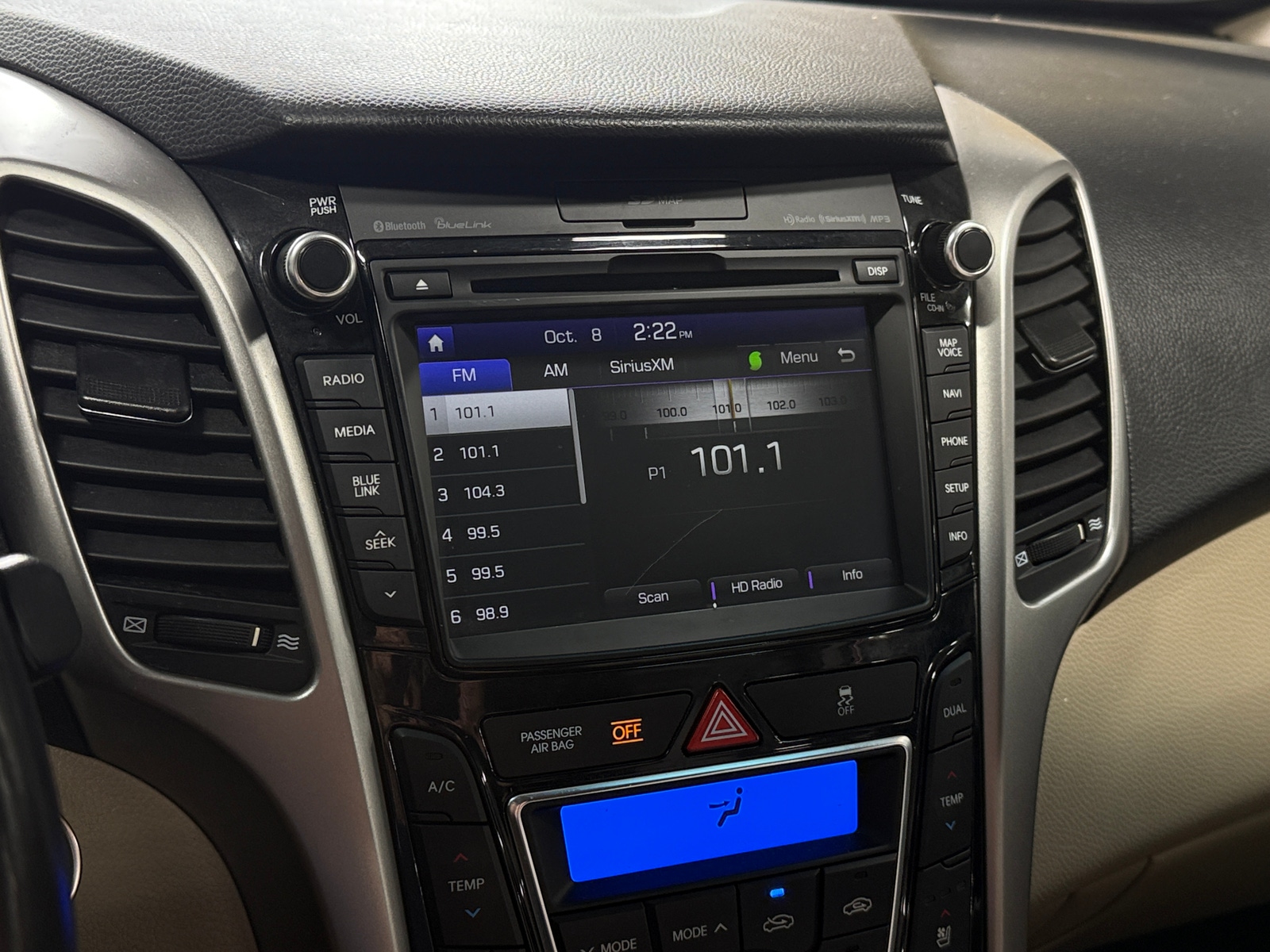 Thumbnail: 2016 Hyundai Elantra - 3