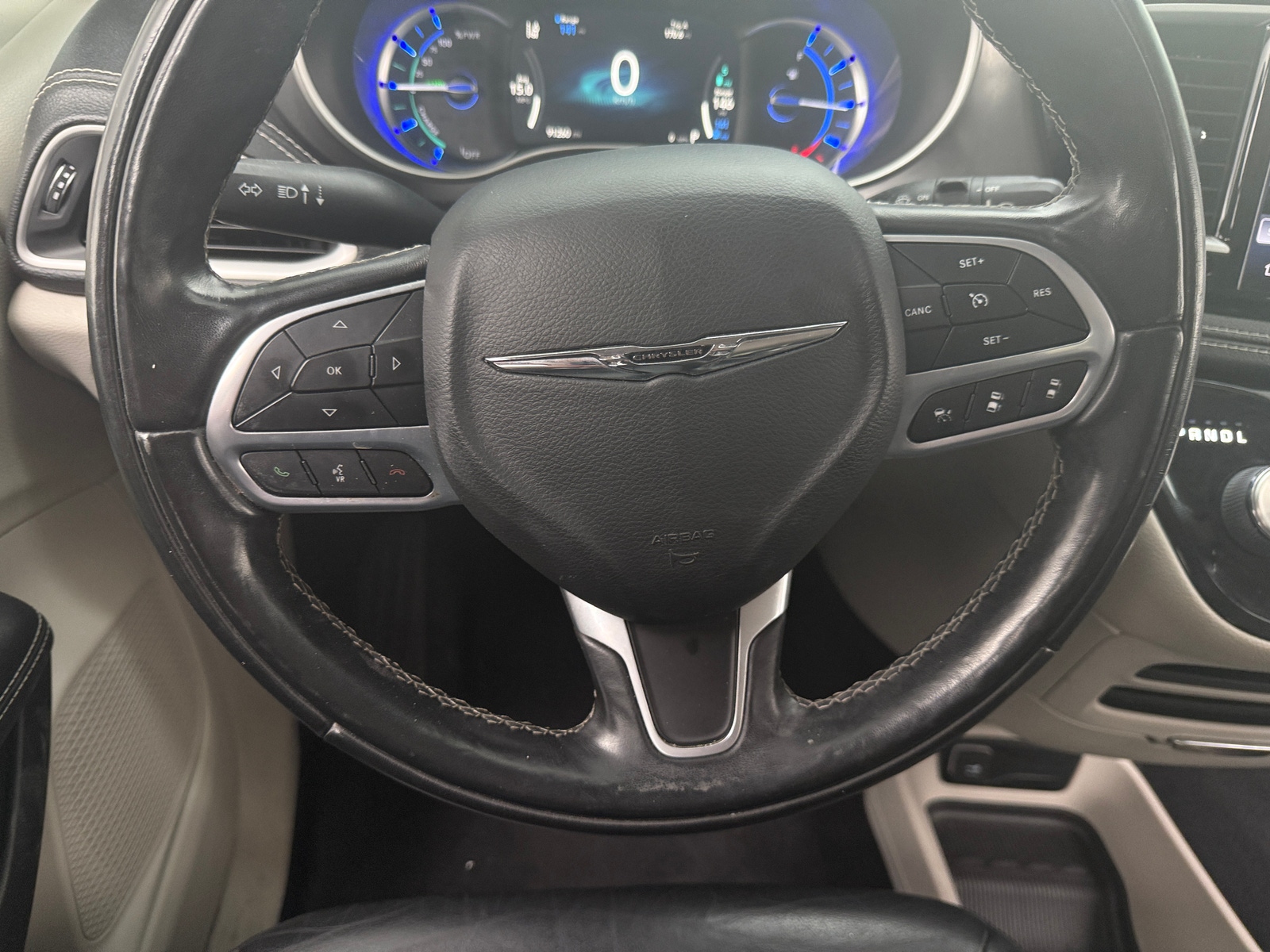 Thumbnail: 2022 Chrysler Pacifica - 4