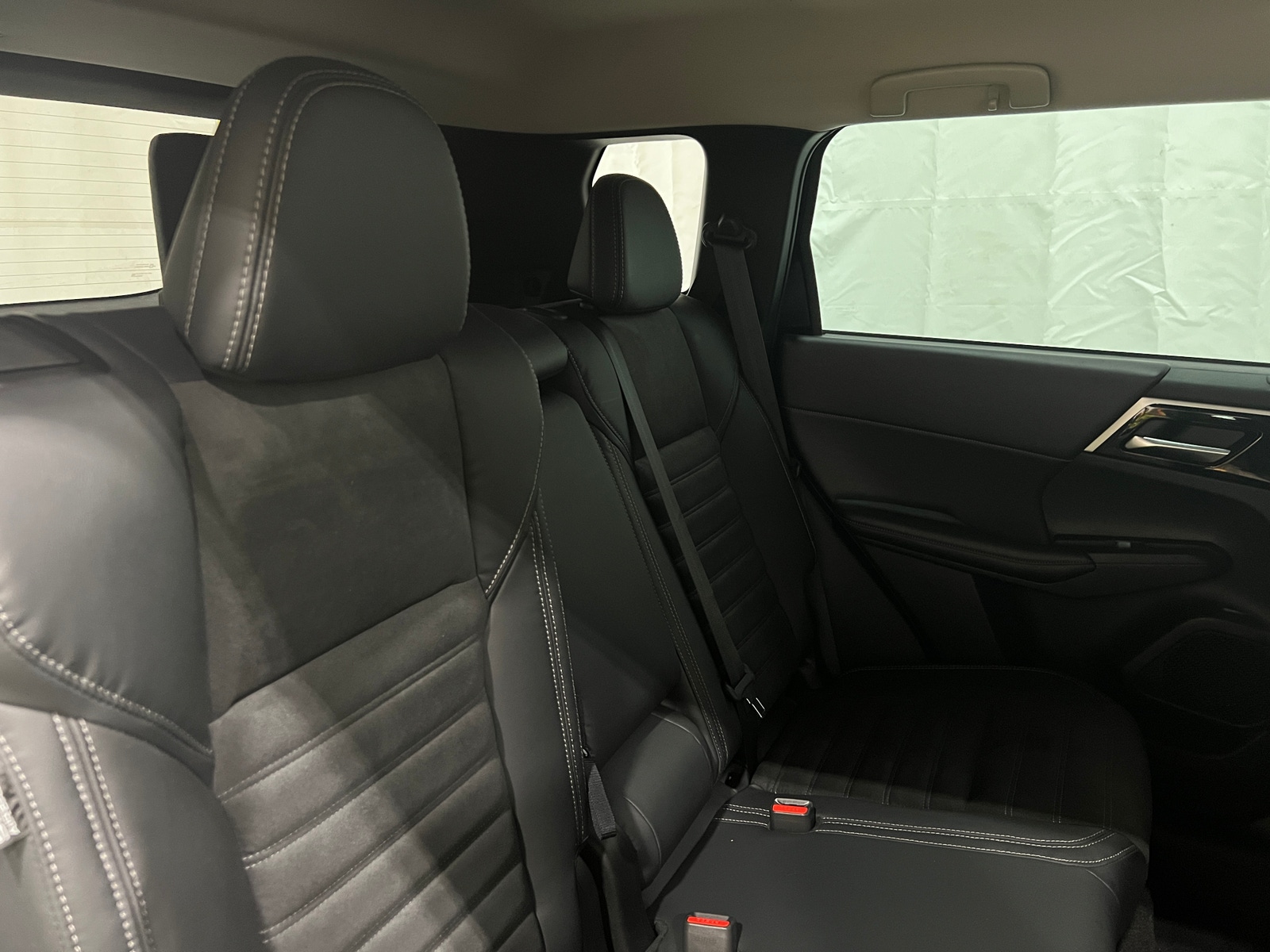 Thumbnail: 2023 Mitsubishi Outlander - 5