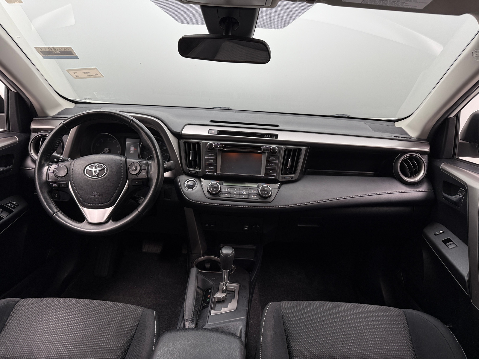 Thumbnail: 2018 Toyota RAV4 - 3