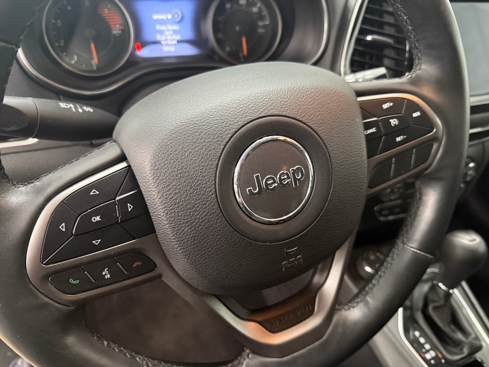 Thumbnail: 2019 Jeep Cherokee - 4