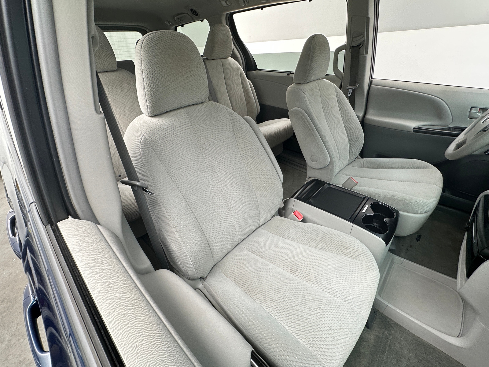 Thumbnail: 2011 Toyota Sienna - 2