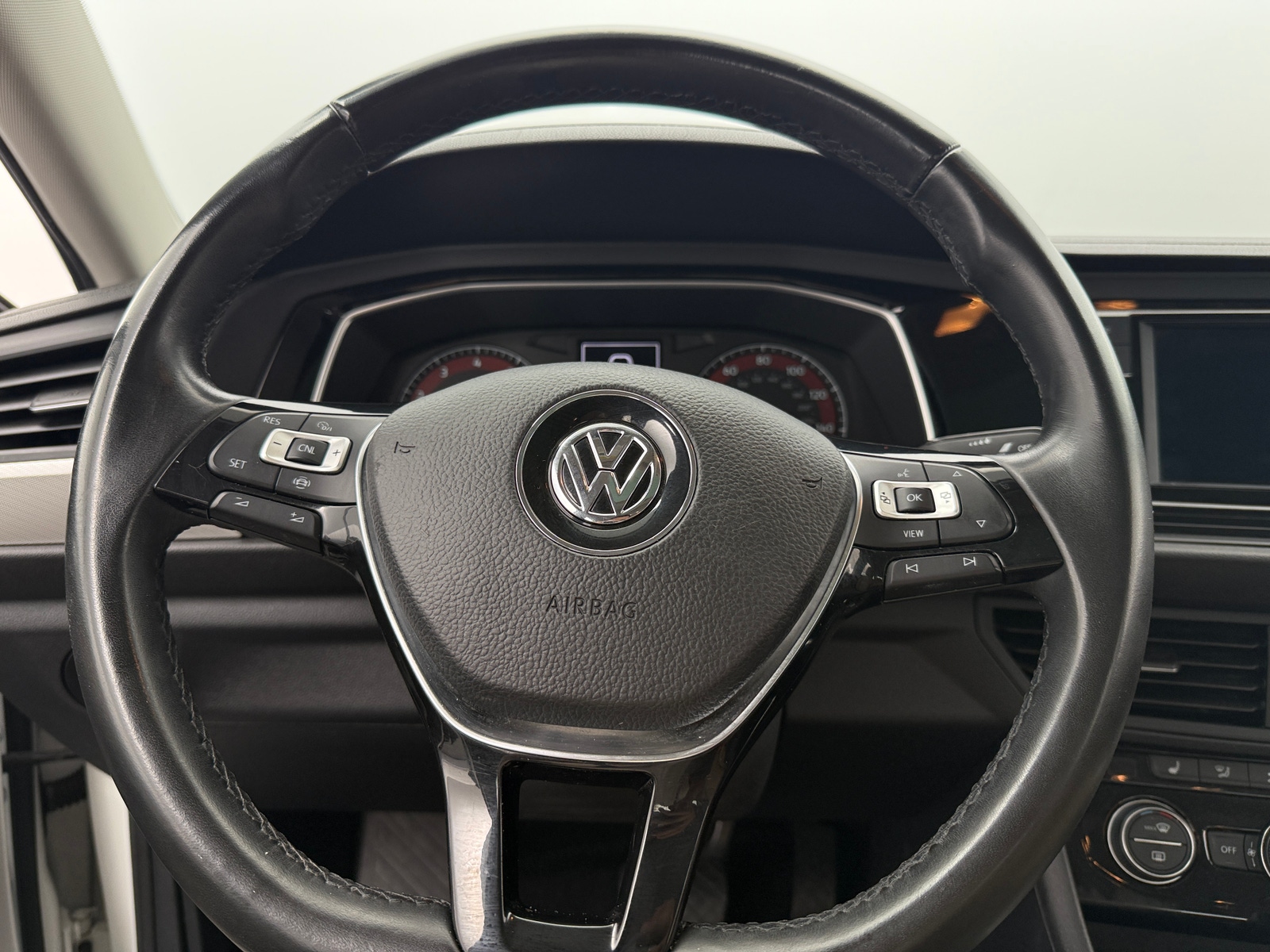 Thumbnail: 2019 Volkswagen Jetta - 4