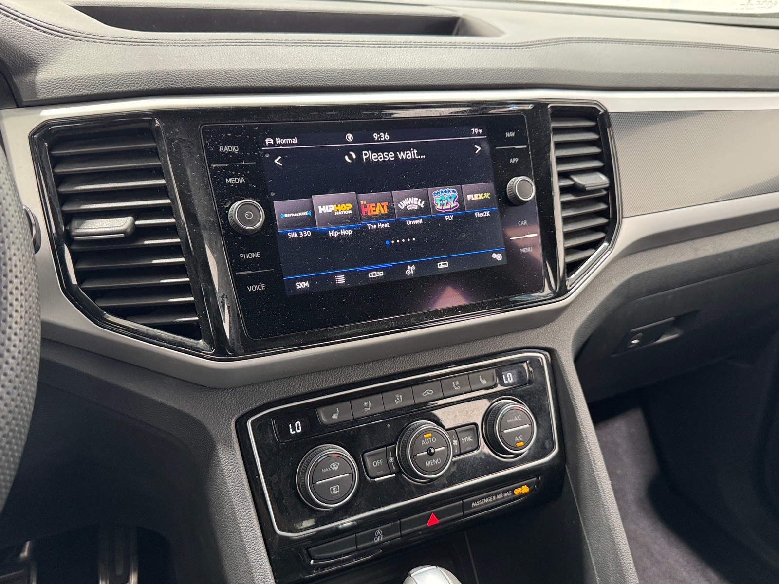 Thumbnail: 2021 Volkswagen Atlas - 3