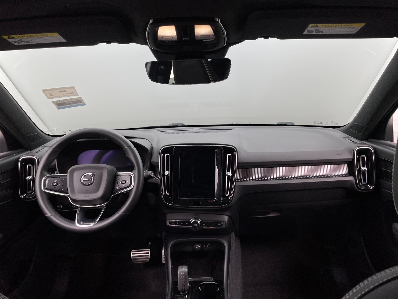 Thumbnail: 2022 Volvo XC40 - 2