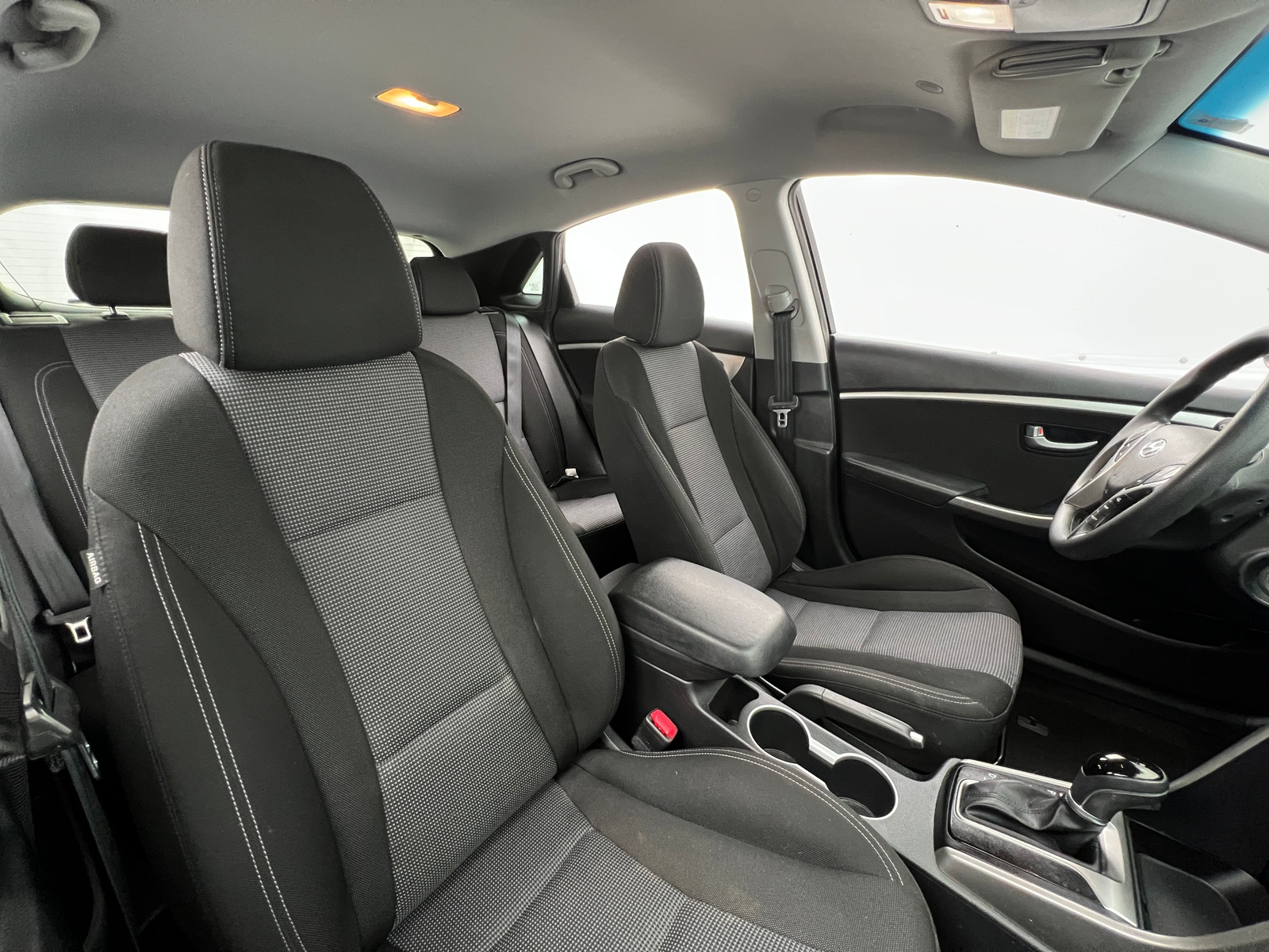Thumbnail: 2016 Hyundai Elantra - 2