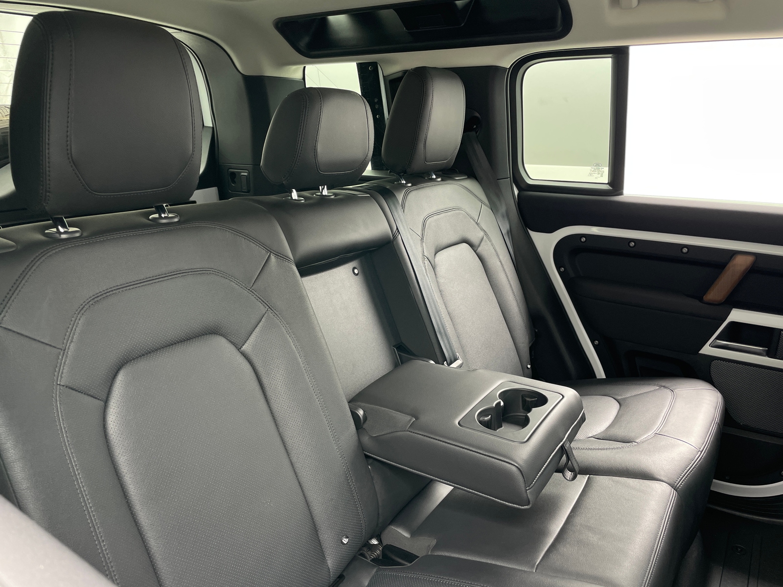 Thumbnail: 2023 Land Rover Defender - 5
