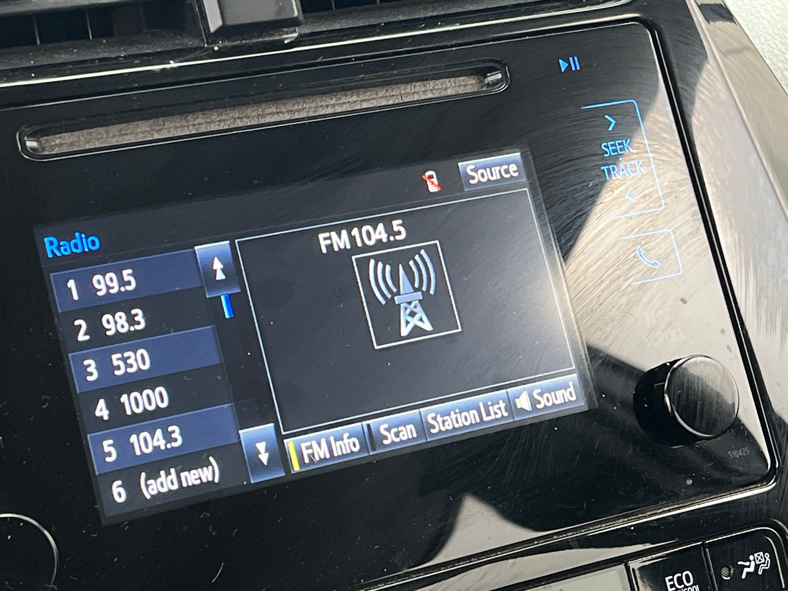 Thumbnail: 2019 Toyota Prius - 4