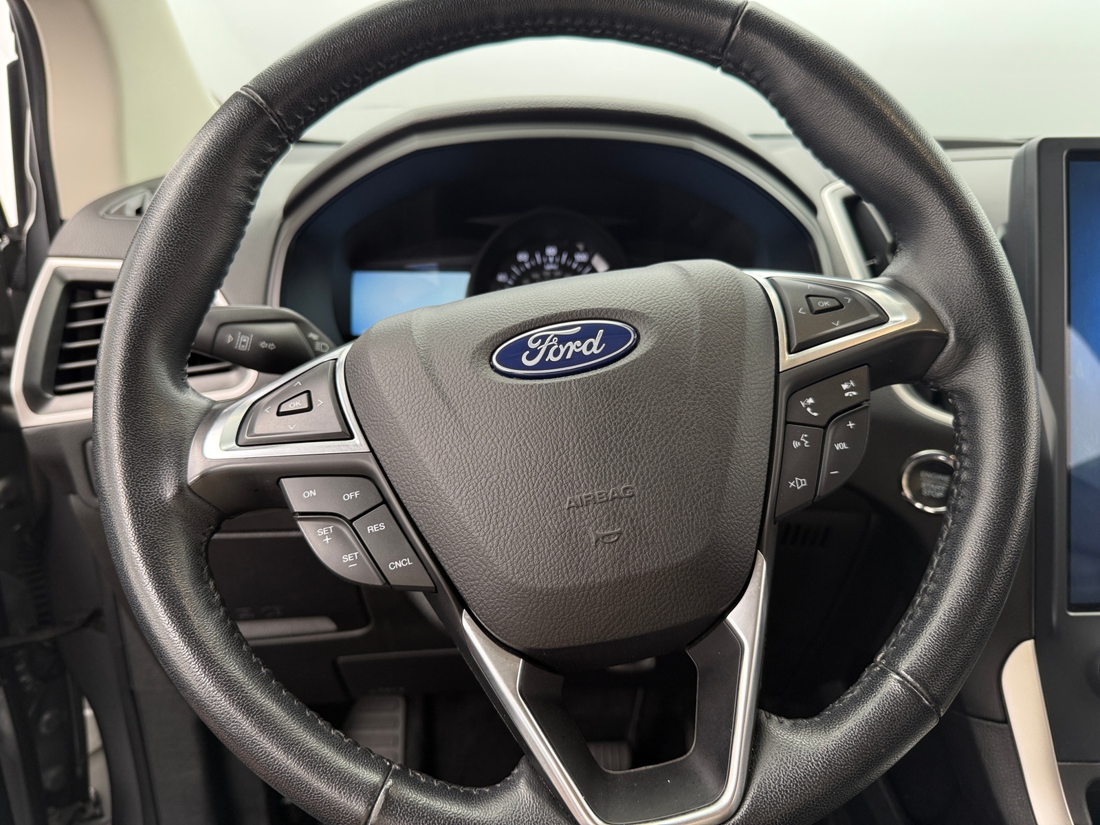 Thumbnail: 2023 Ford Edge - 4