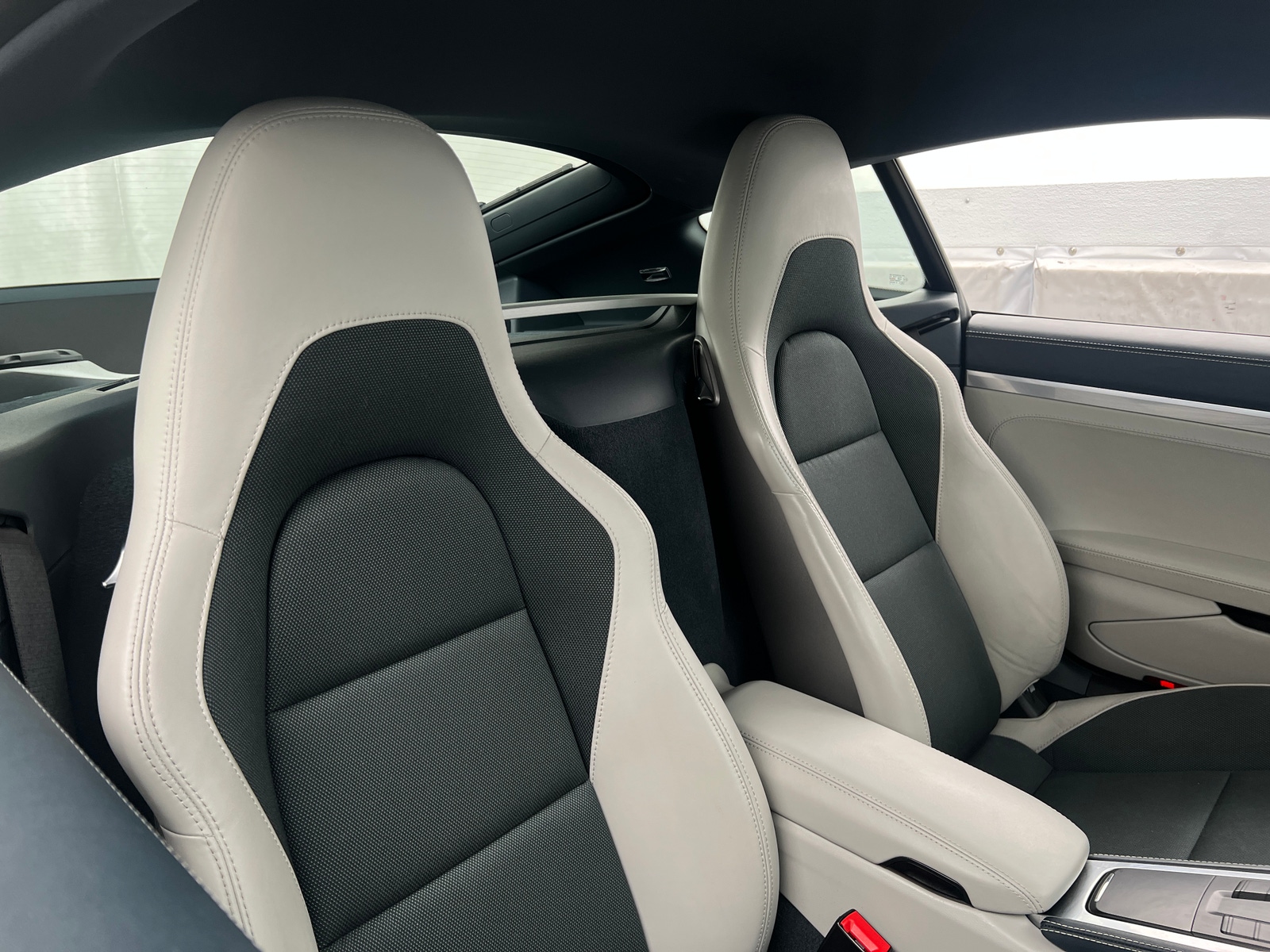 Thumbnail: 2017 Porsche 718 Cayman - 2
