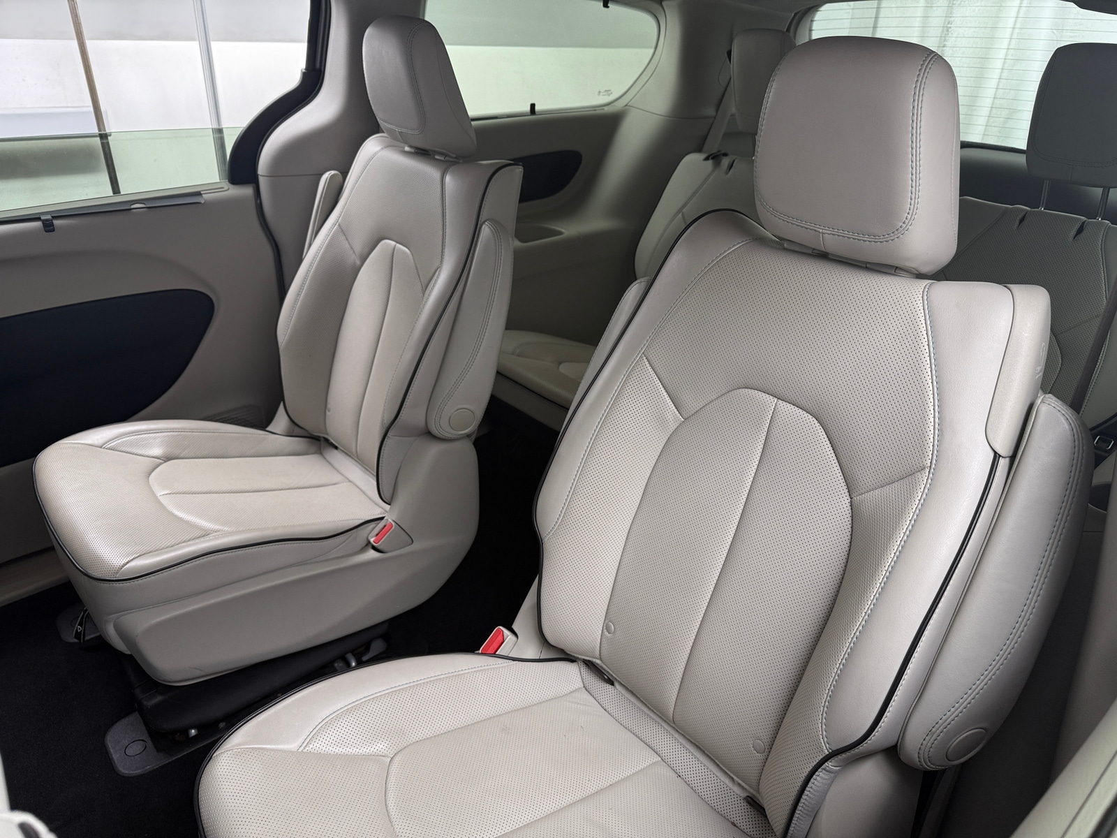 Thumbnail: 2017 Chrysler Pacifica - 5