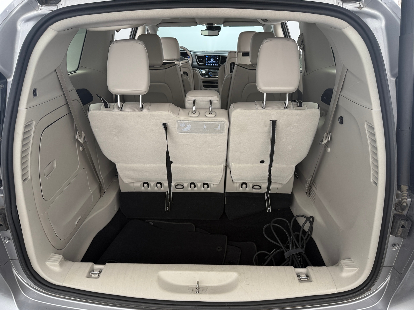 Thumbnail: 2017 Chrysler Pacifica - 6
