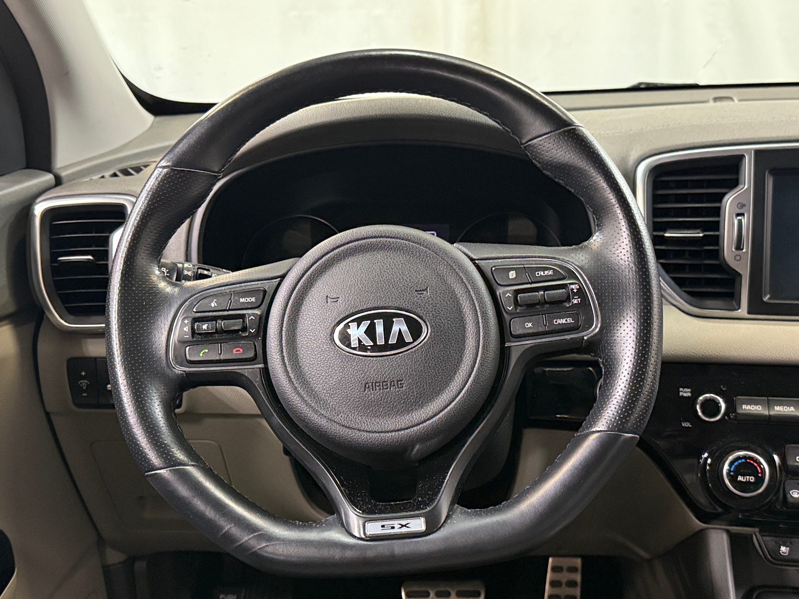 Thumbnail: 2017 Kia Sportage - 4